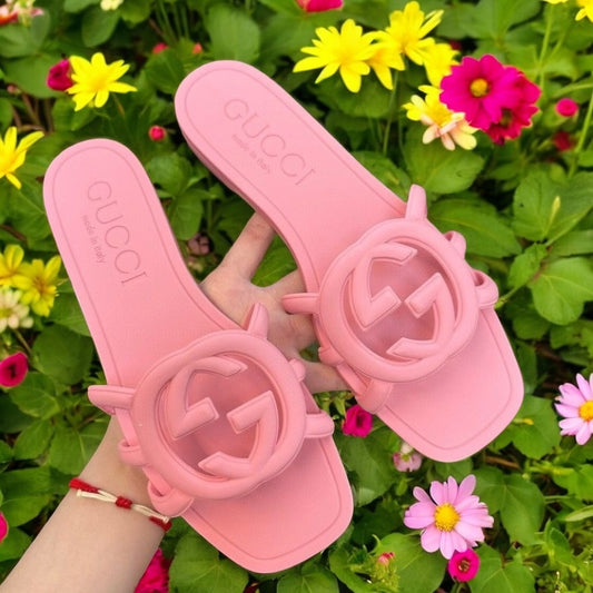 Gucci slides pink