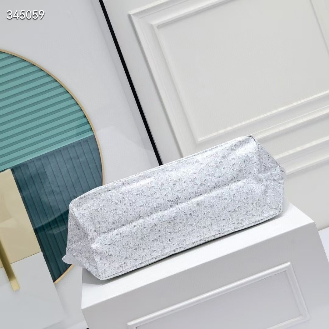 G brand bag famous brand ( Pre order )