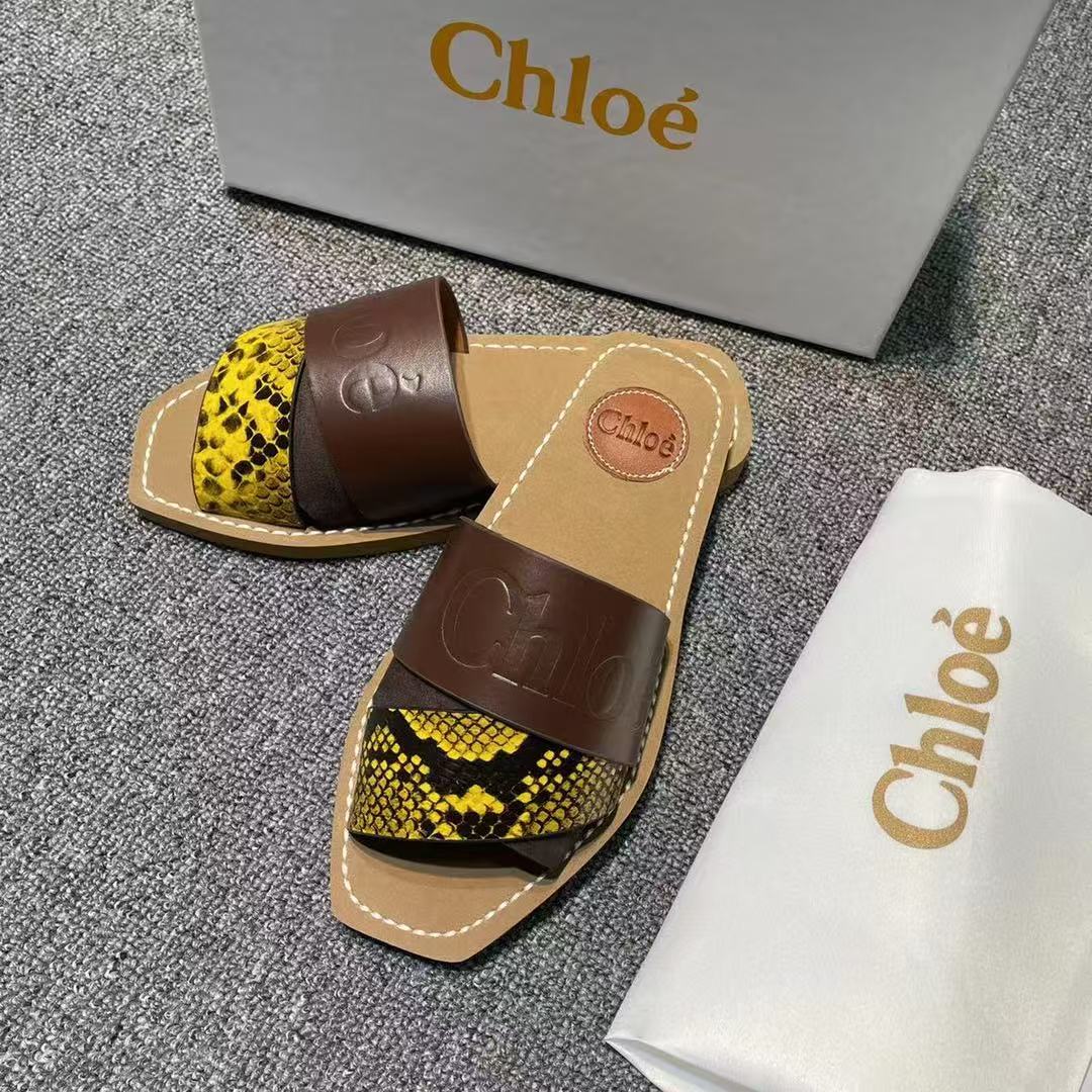 Famous brand slipper ( Pre order )