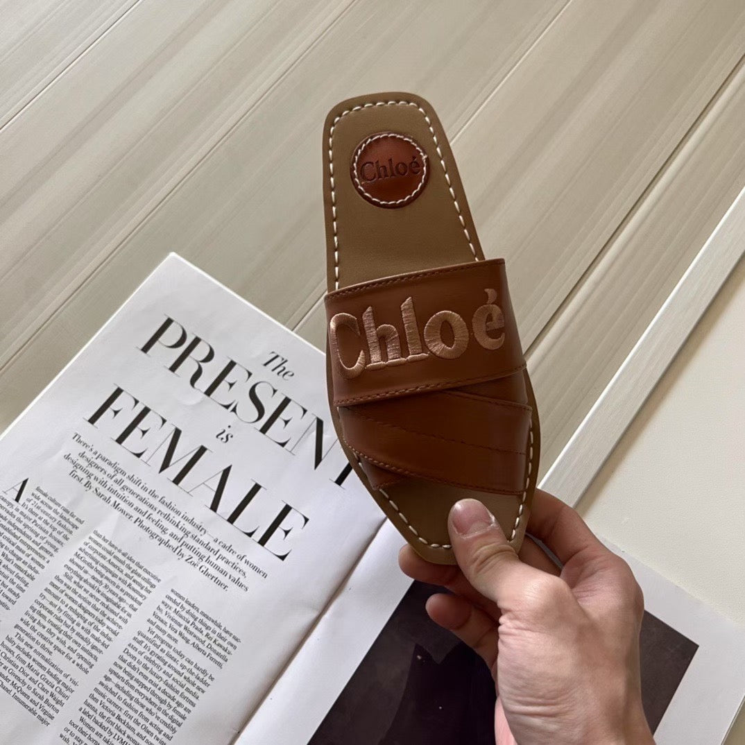 Famous brand slipper ( Pre order )