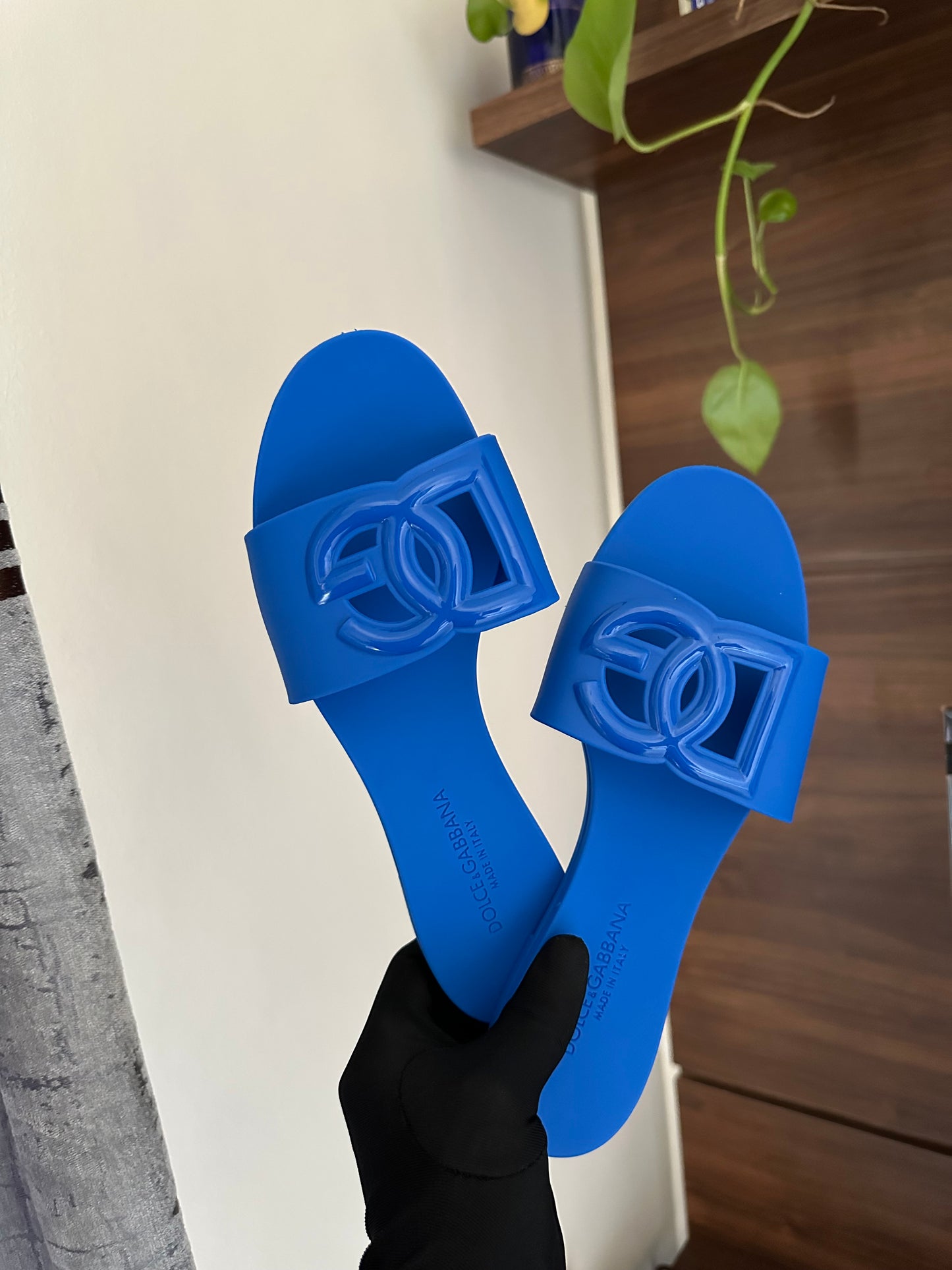 Famous brand slipper imported