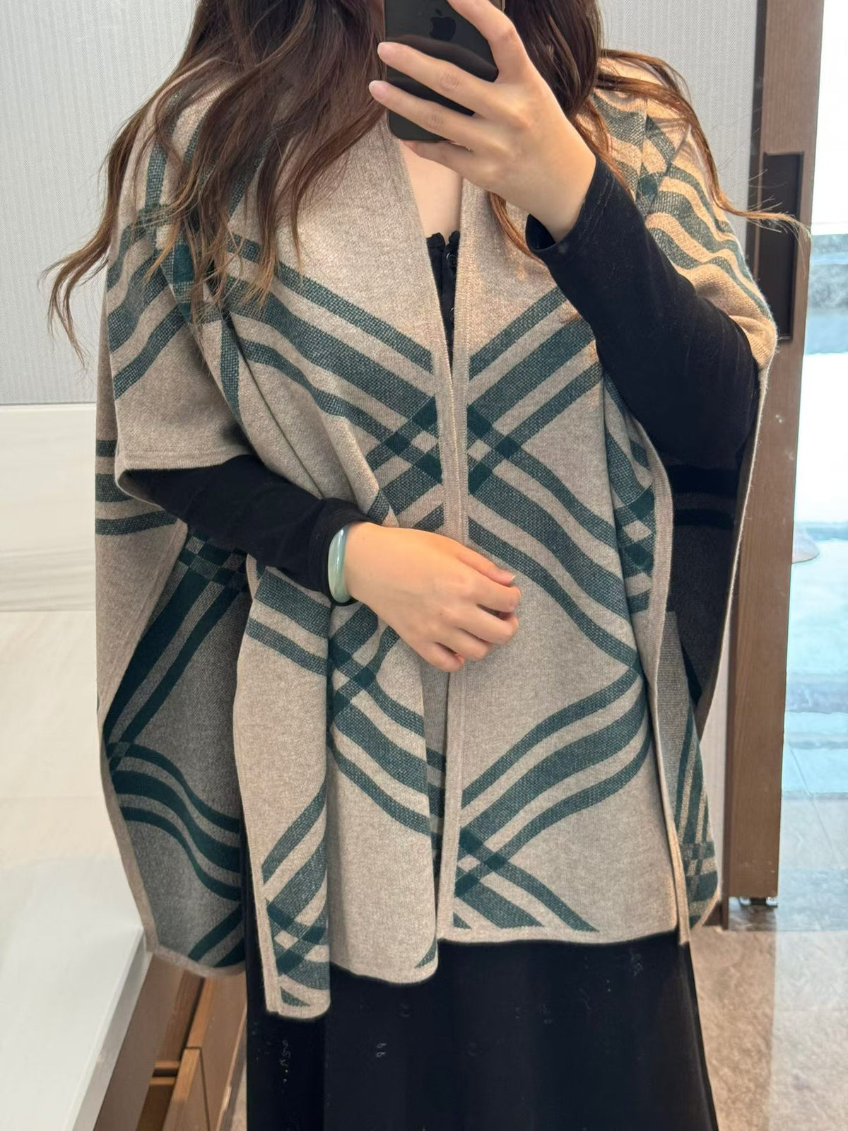 B cape shawl
