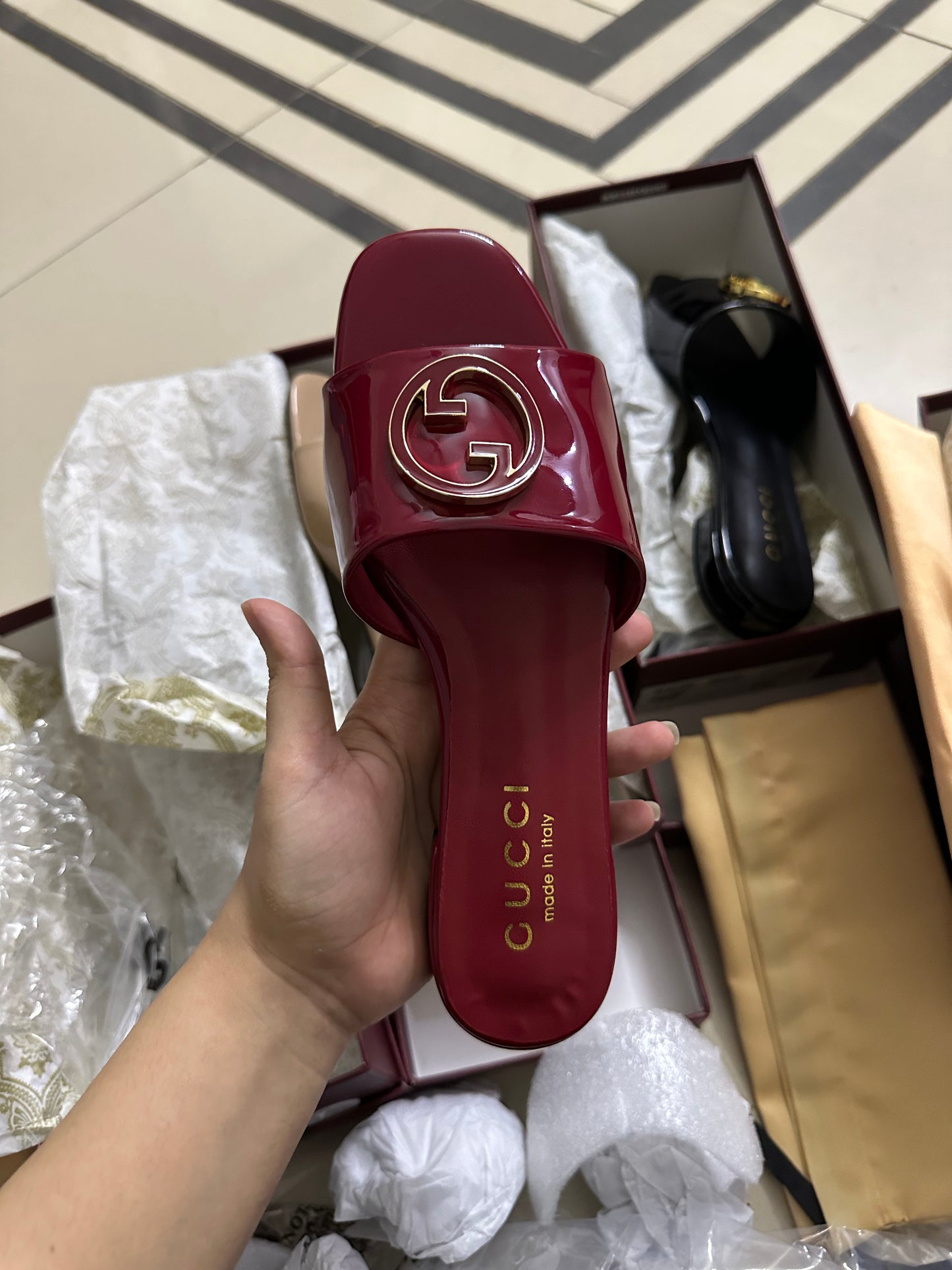 G famous brand slipper