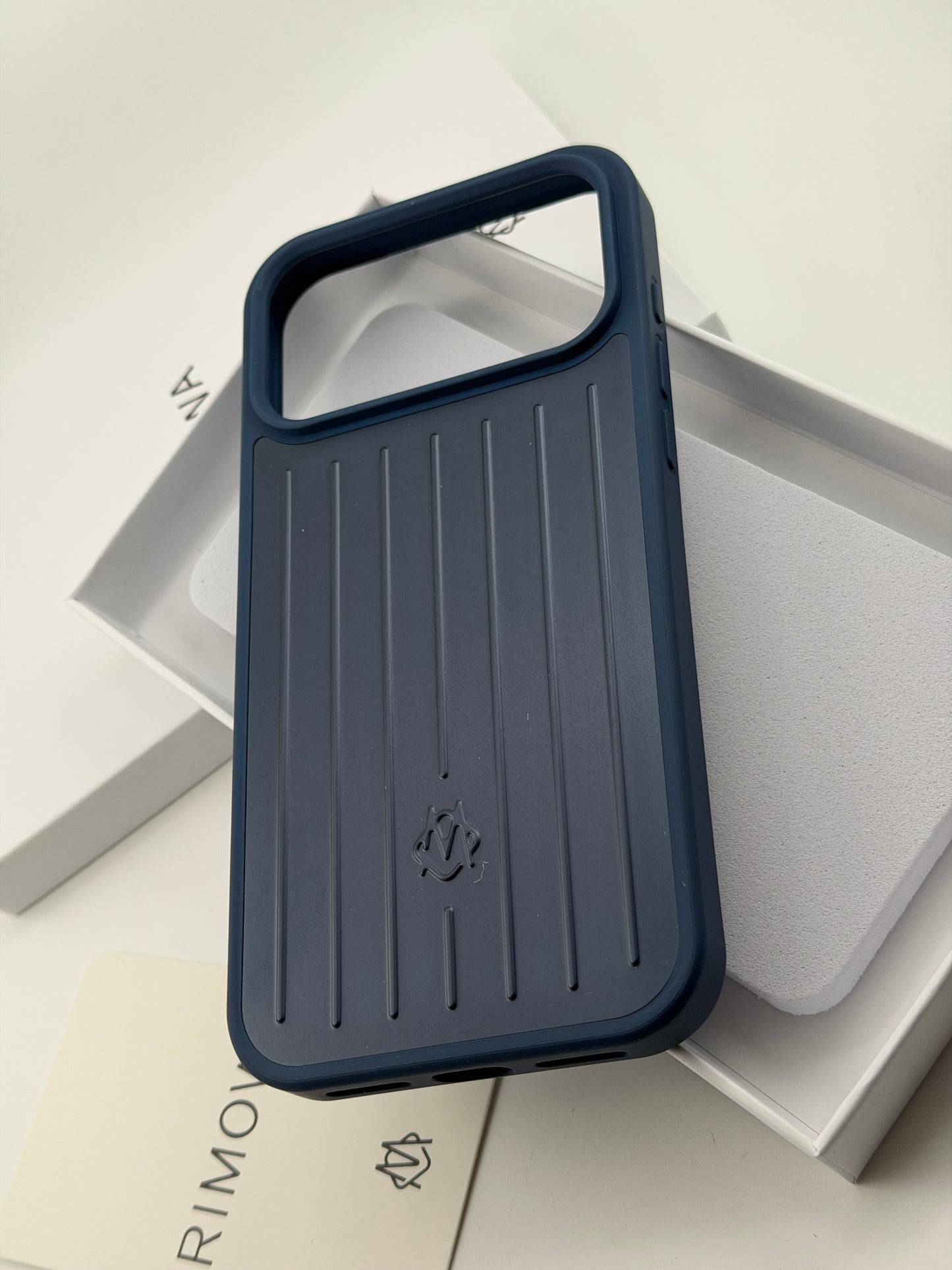 R famous brand iphone 17/17pro/17promax/17air back cover blue
