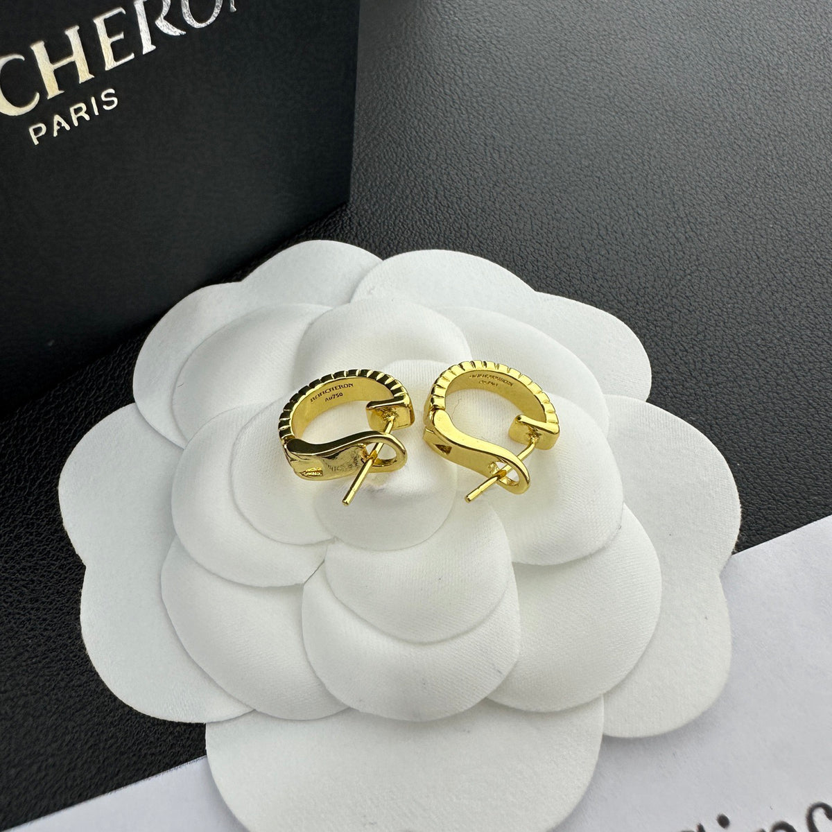 B o u c h e r o n Earrings ( silver & gold )