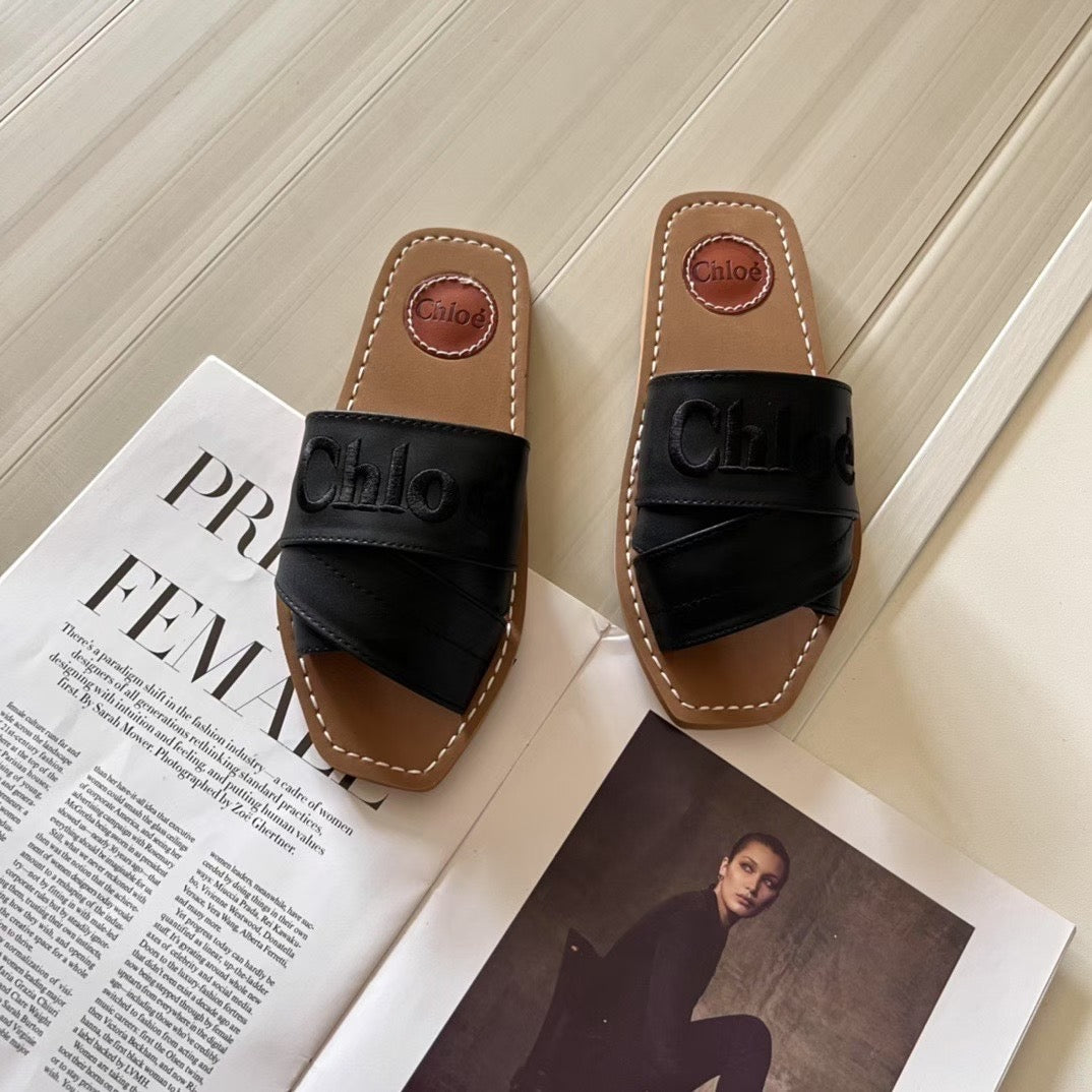 Famous brand slipper ( Pre order )