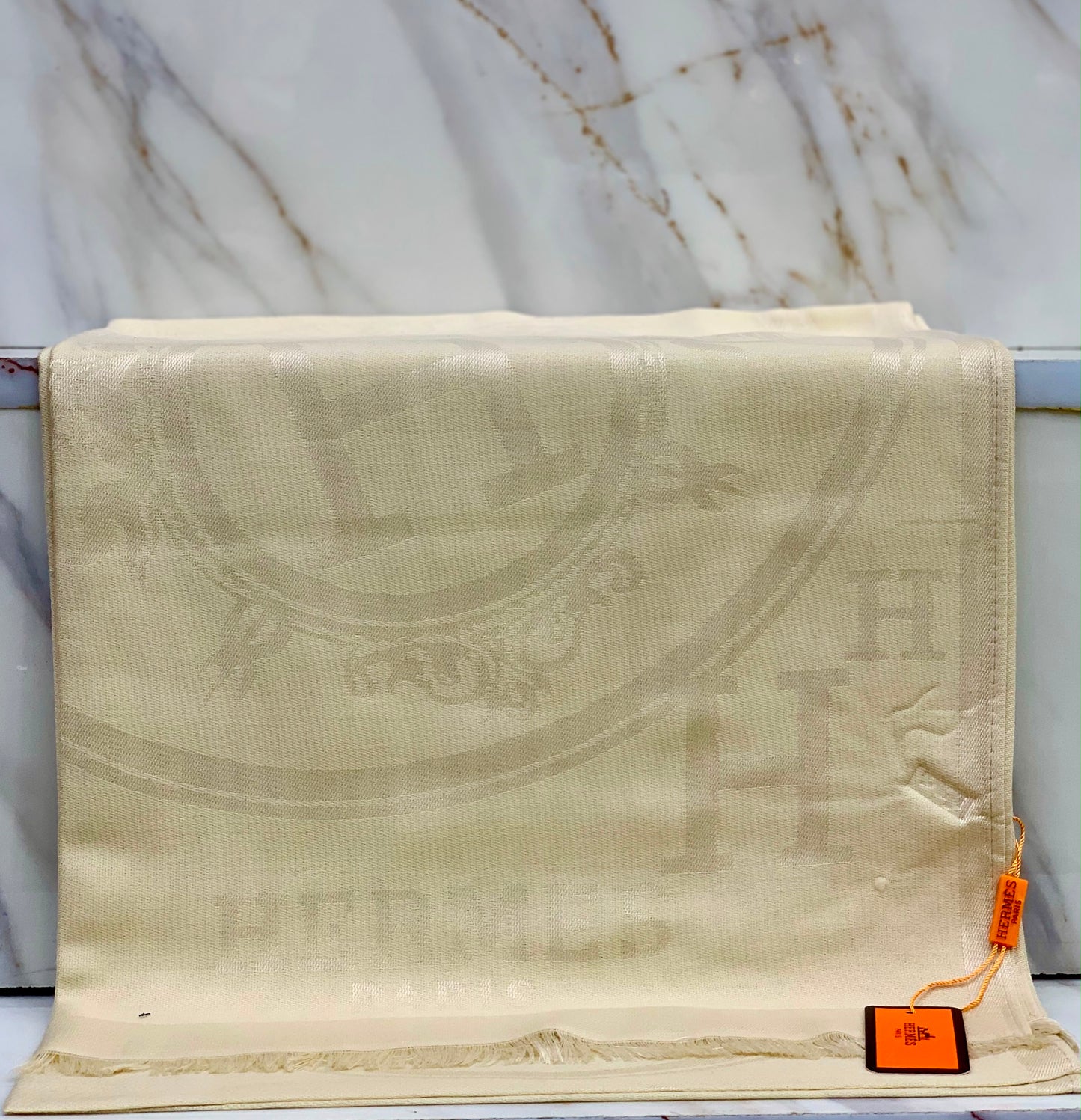 H famous brand scarves/stole/shawl ( 14 colors )