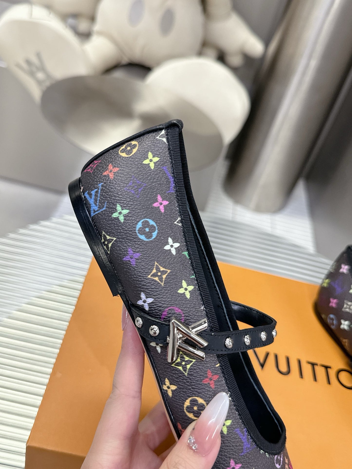 LV shoes ( Pre order )