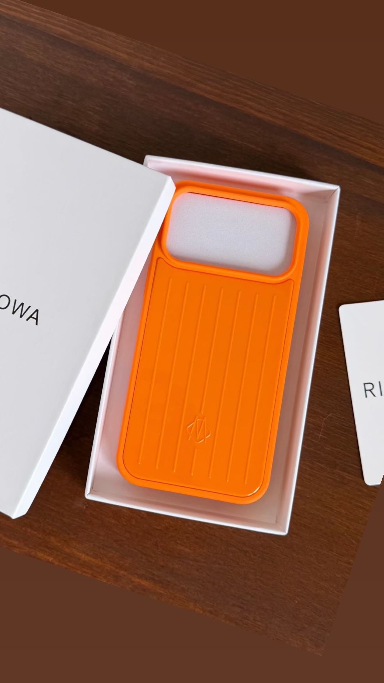 R famous brand iphone 17/17pro/17promax back cover