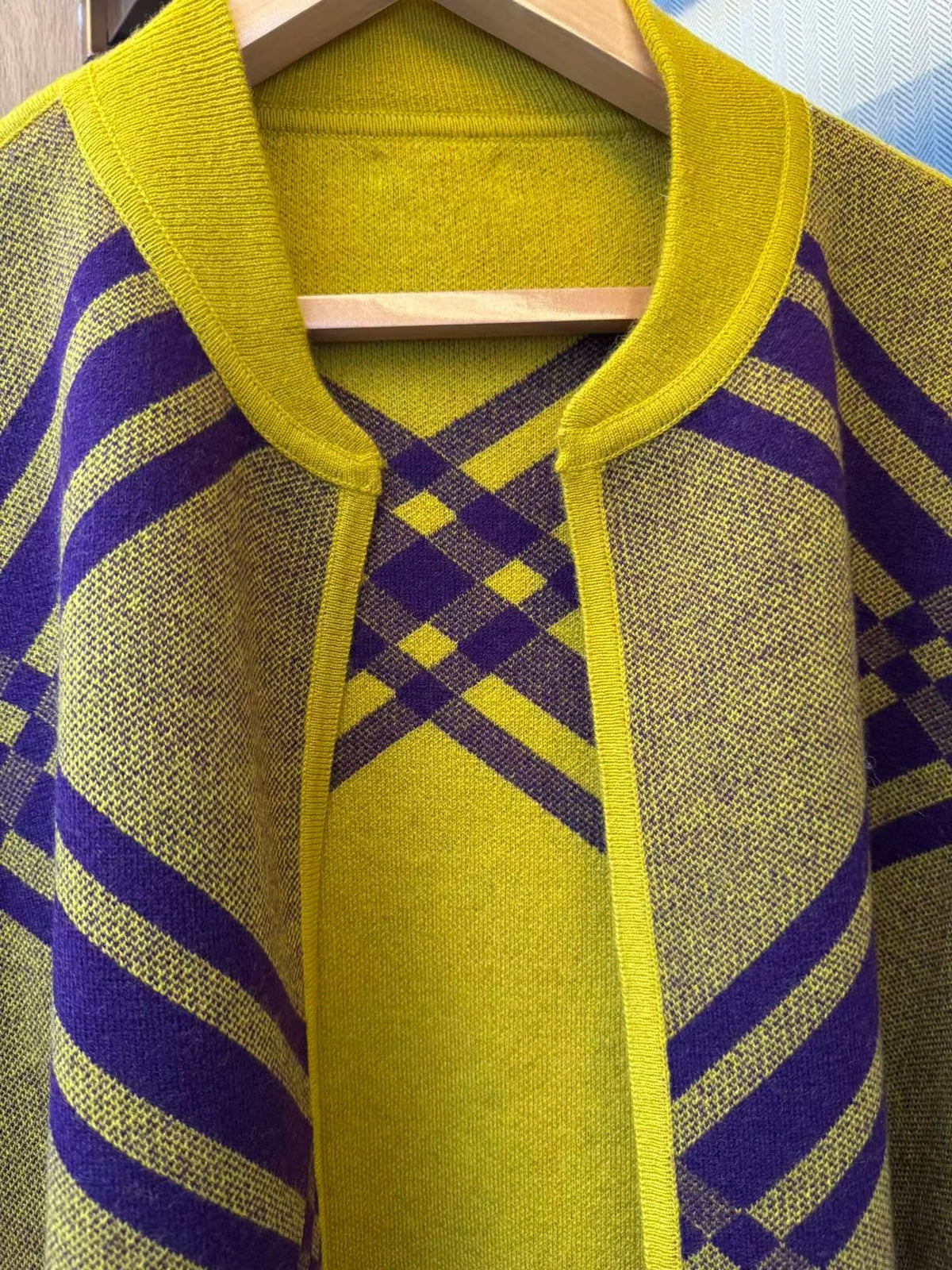 B cape shawl
