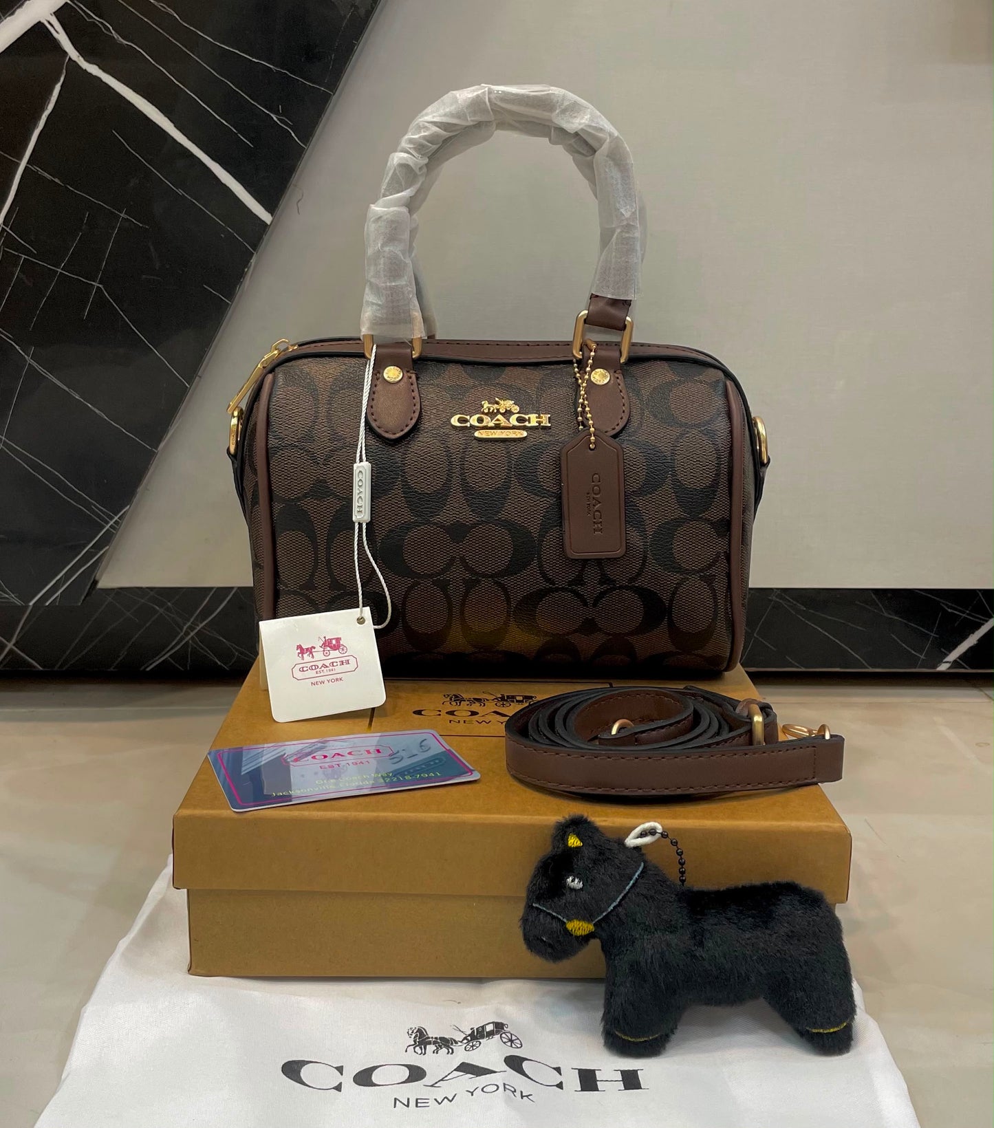 C famous handbag ( 5 colors )