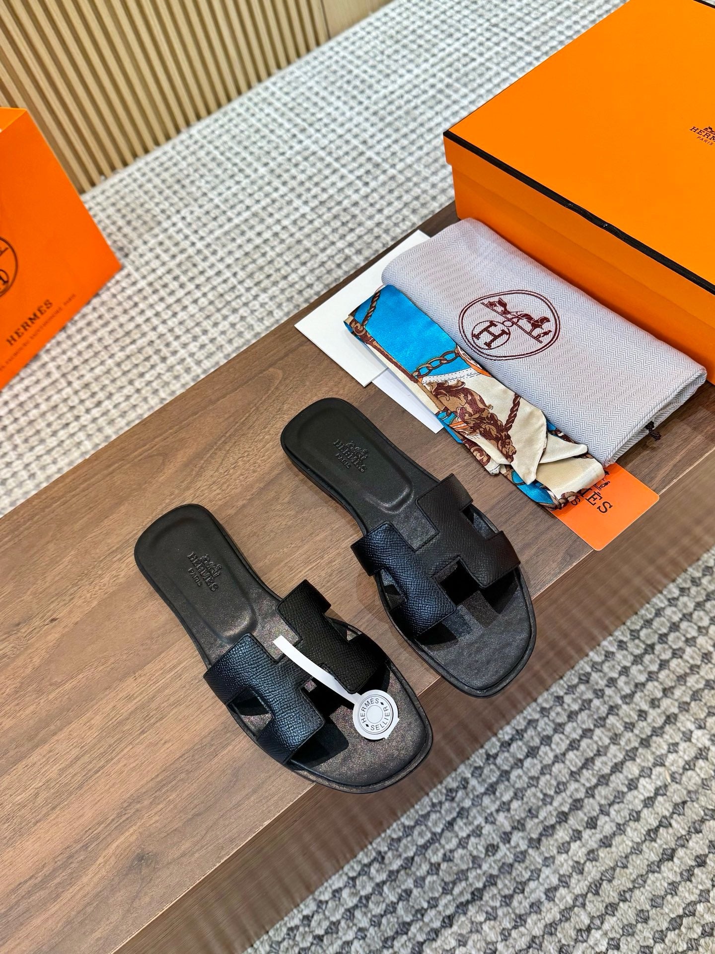 H oran famous brand sandal ( 6 colors )