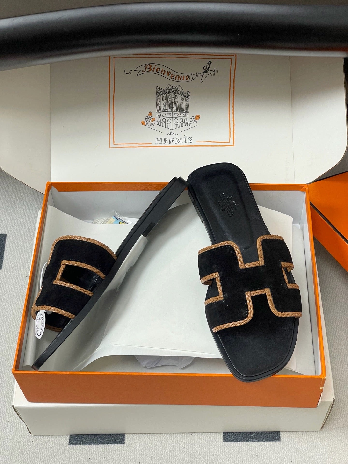 H oran famous brand sandal