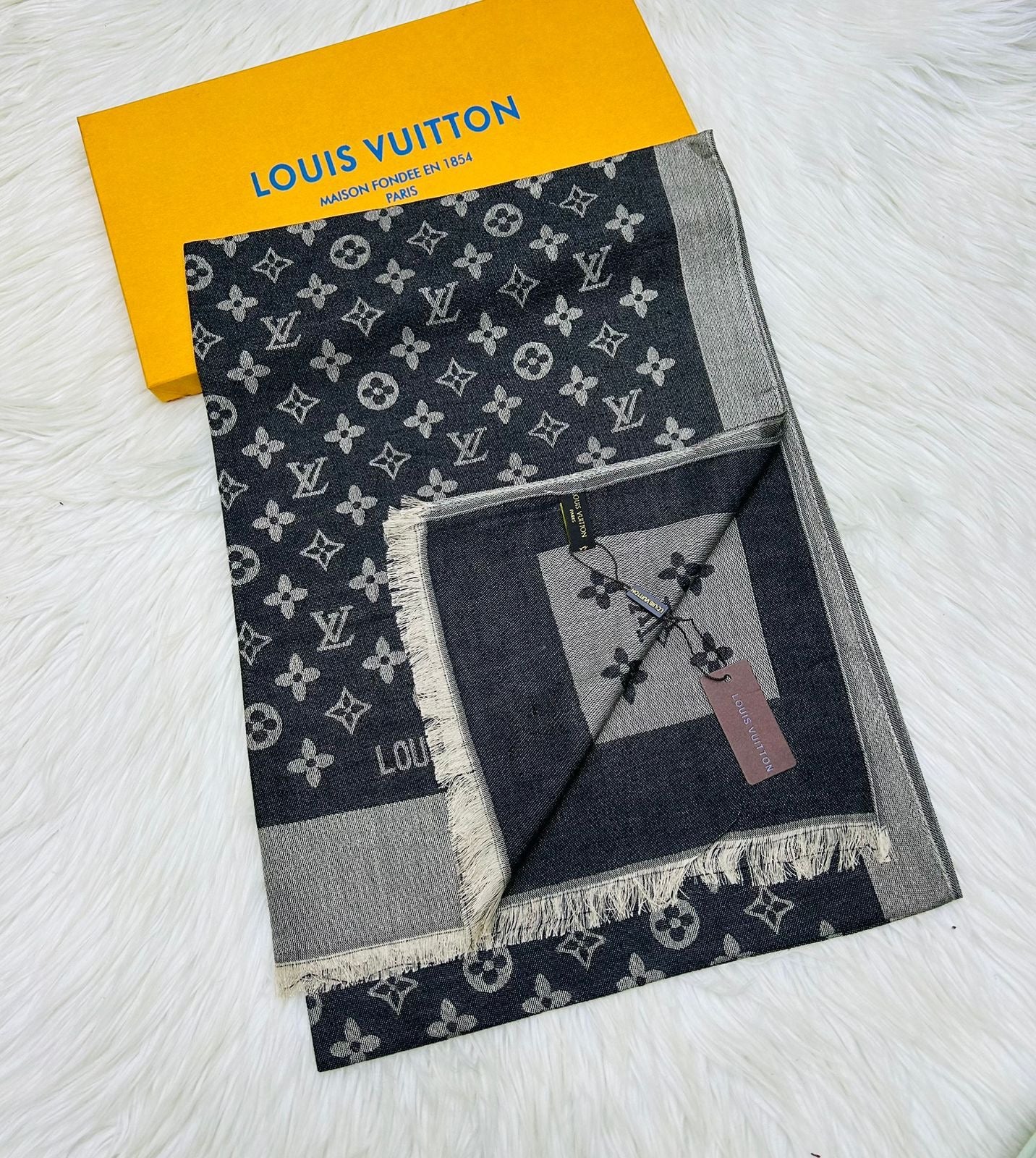 L v famous brand scarves/stole/shawl ( 15 colors )