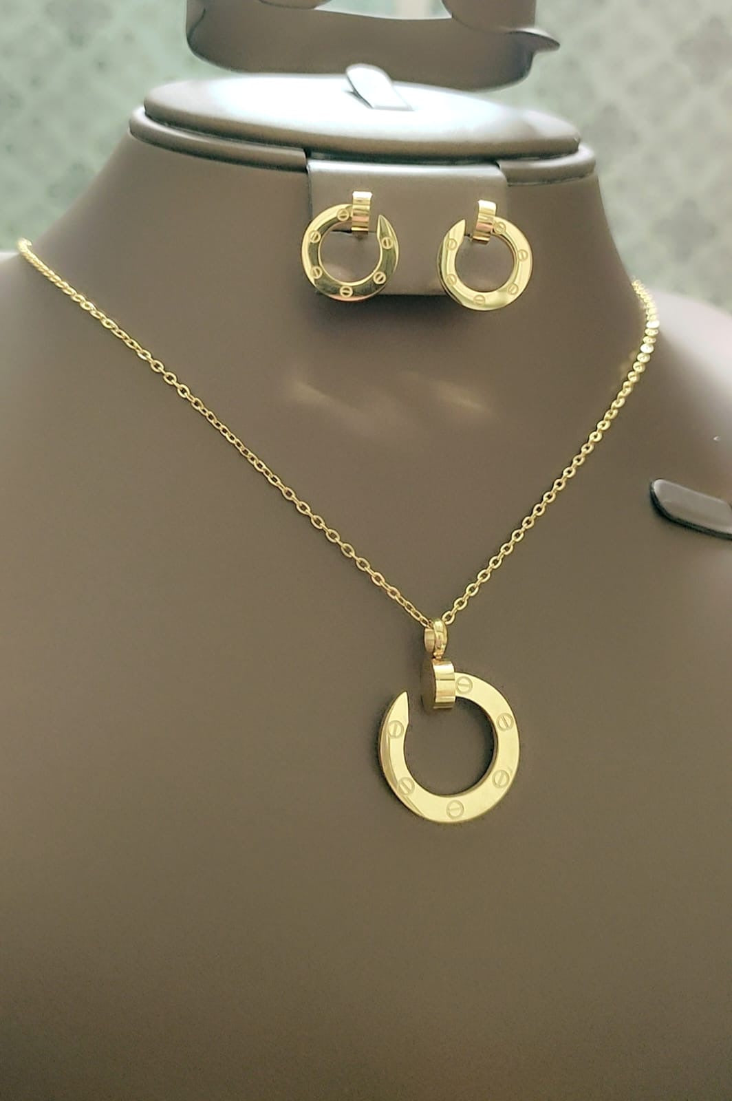 Famous brand necklace & earrings set ( total 17 sets )
