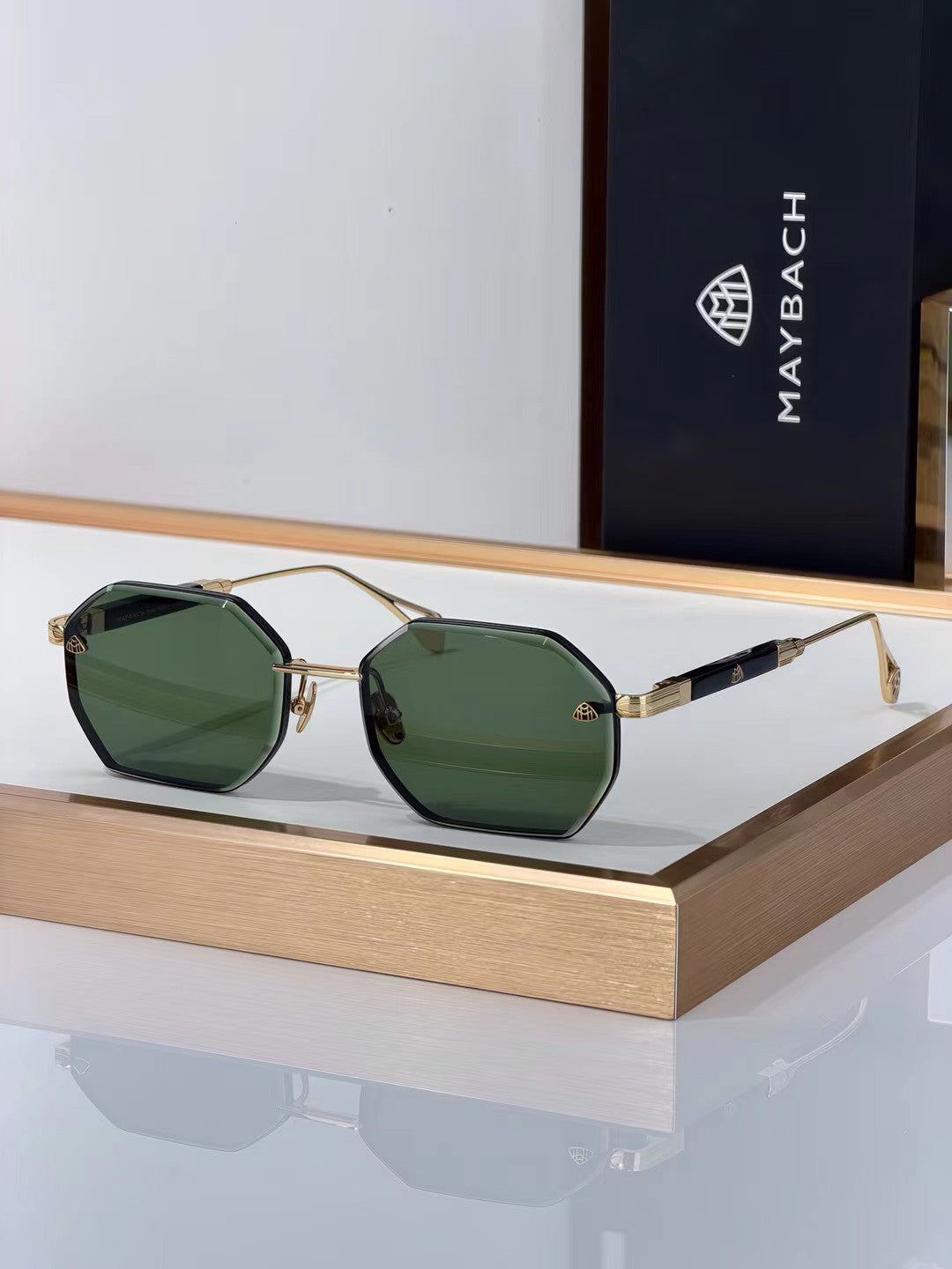 M famous brand sunglasses( 4 colors )
