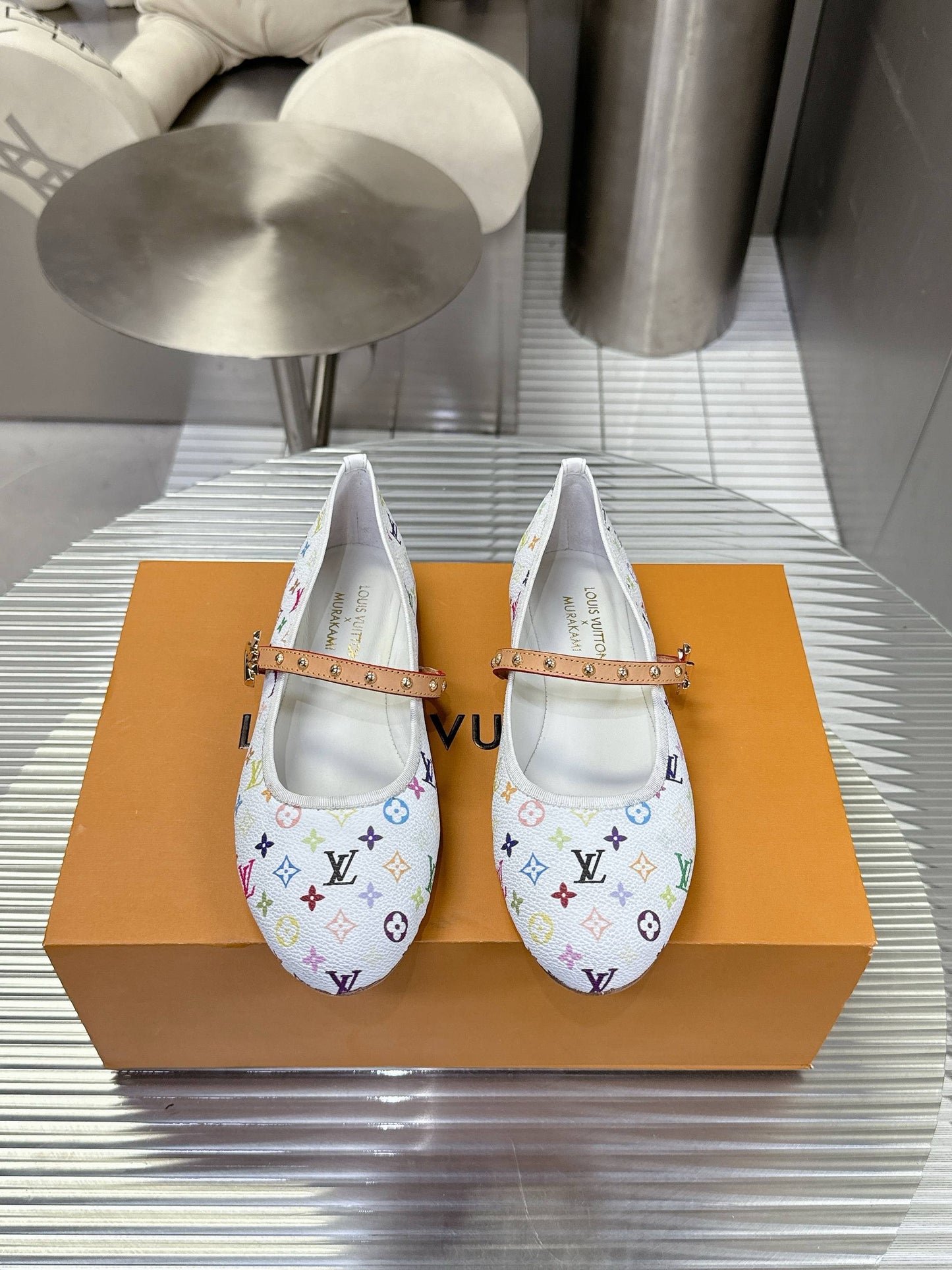 LV shoes ( Pre order )