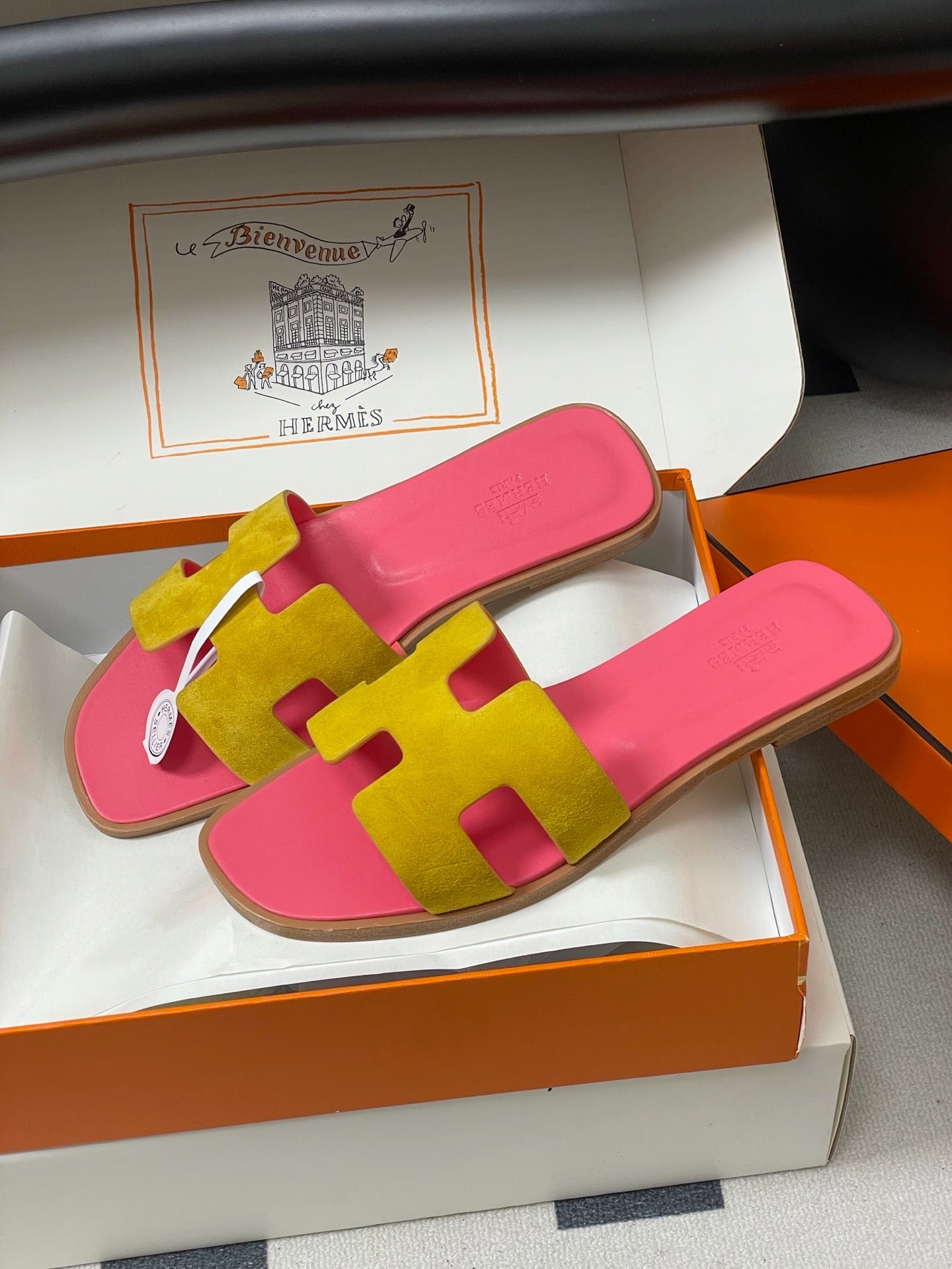 H oran famous brand sandal