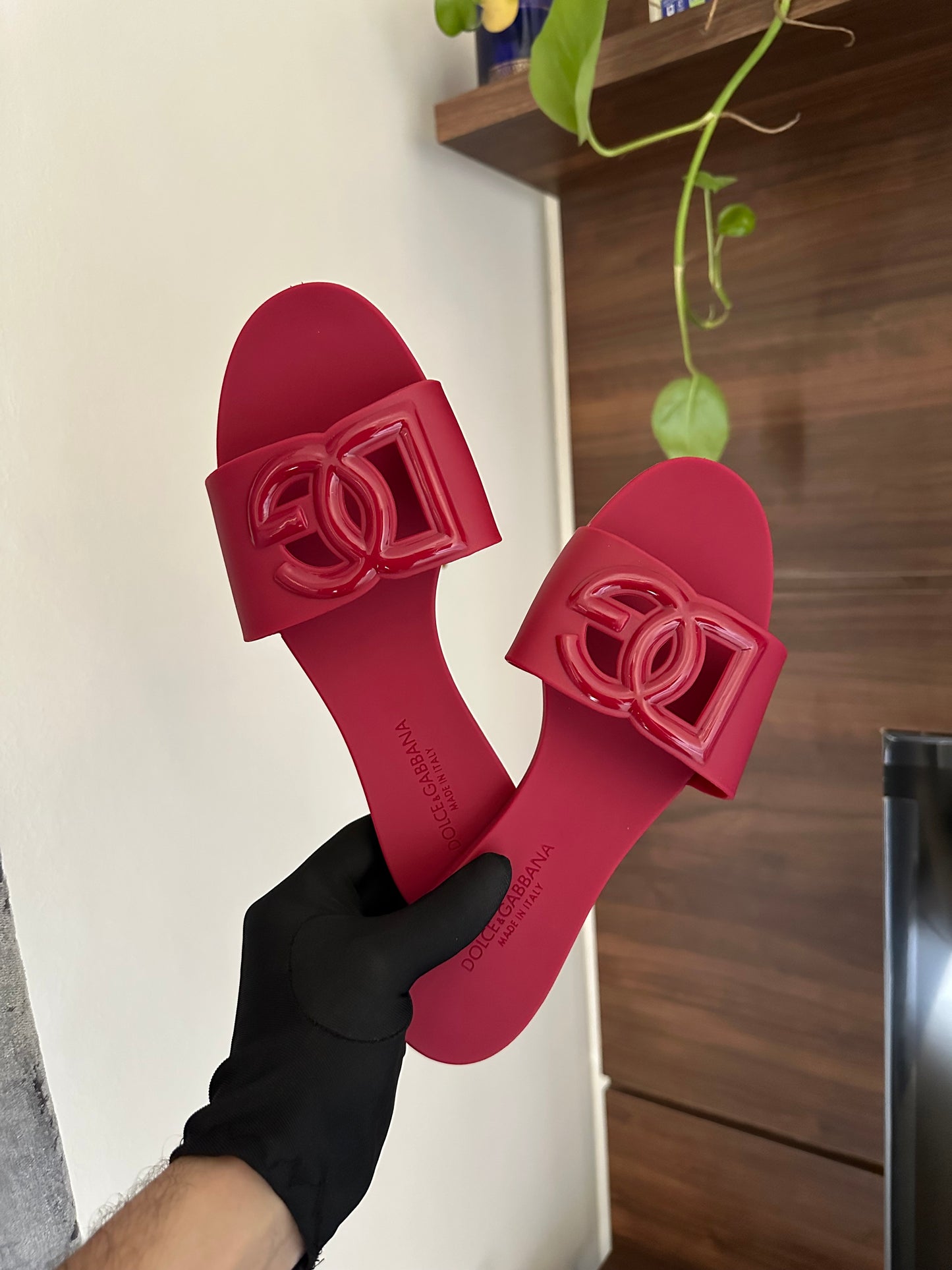 Famous brand slipper imported