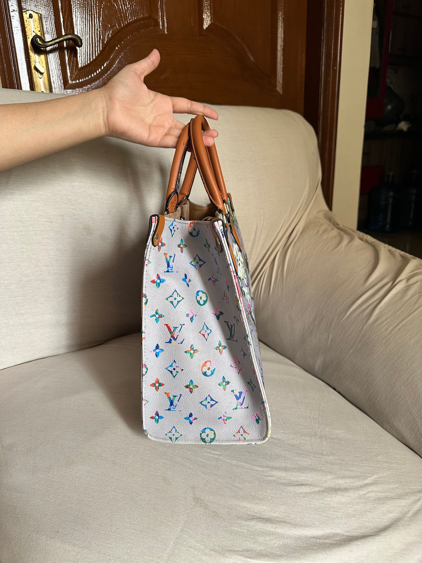 LV famous brand ( sale )