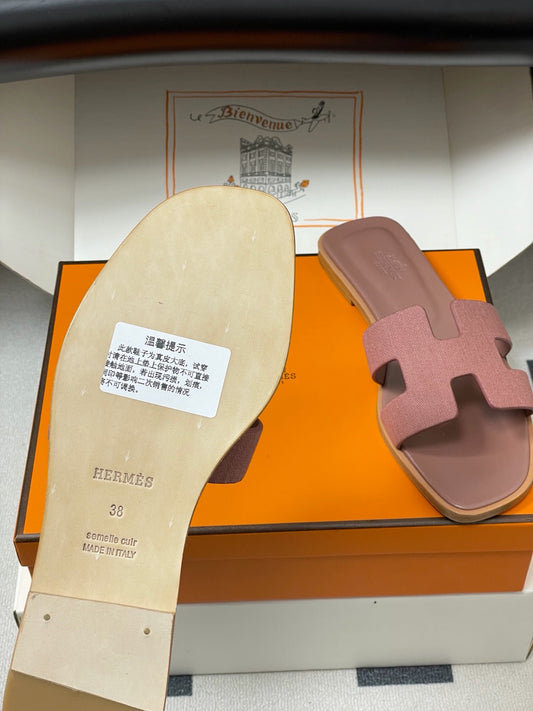 H oran famous brand sandal