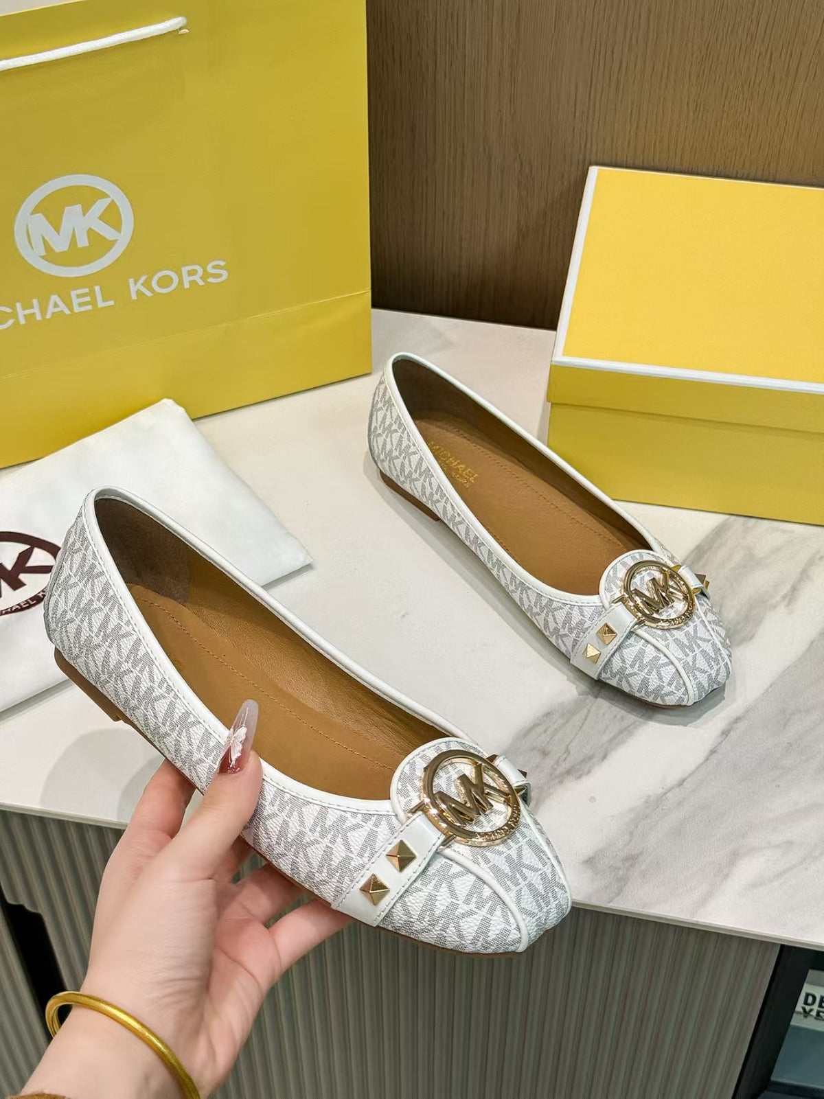 M K pumps ( 3 colors )