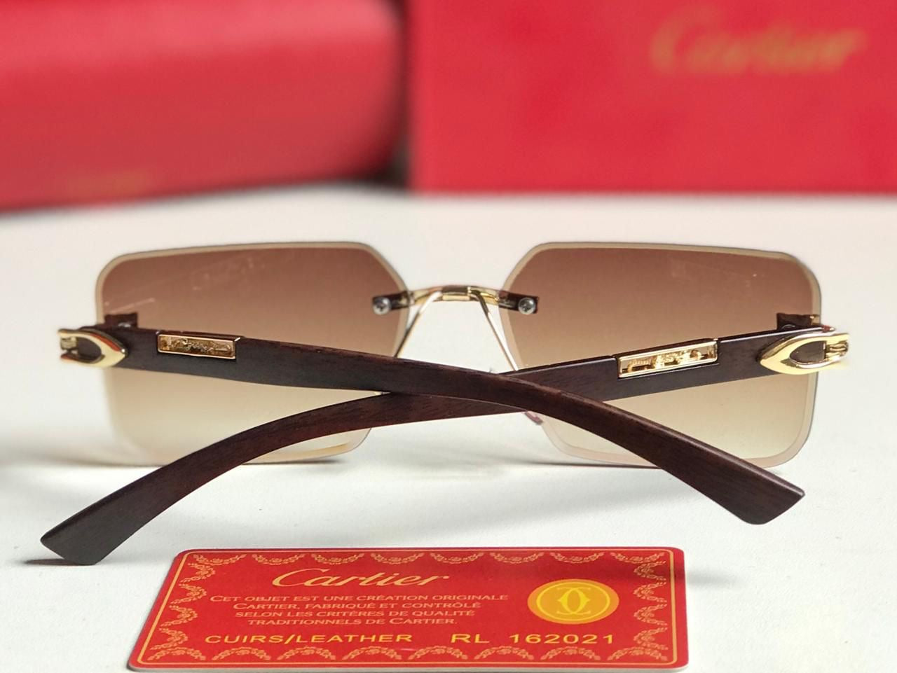 Famous brand sunglasses ( 2 colors )