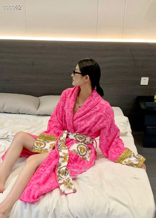 Bathrobe famous brand ( Pre order )