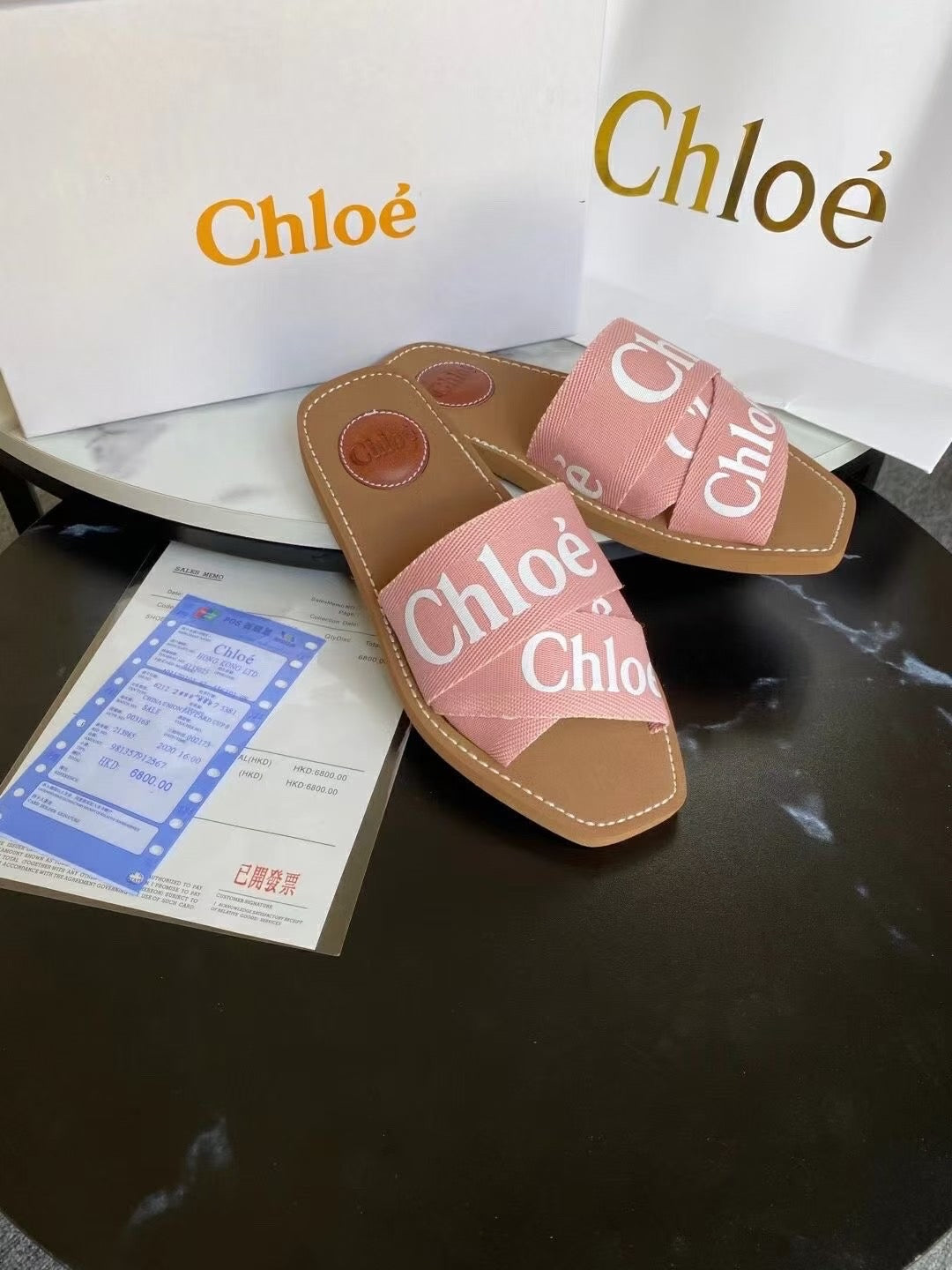 Famous brand slipper ( Pre order )