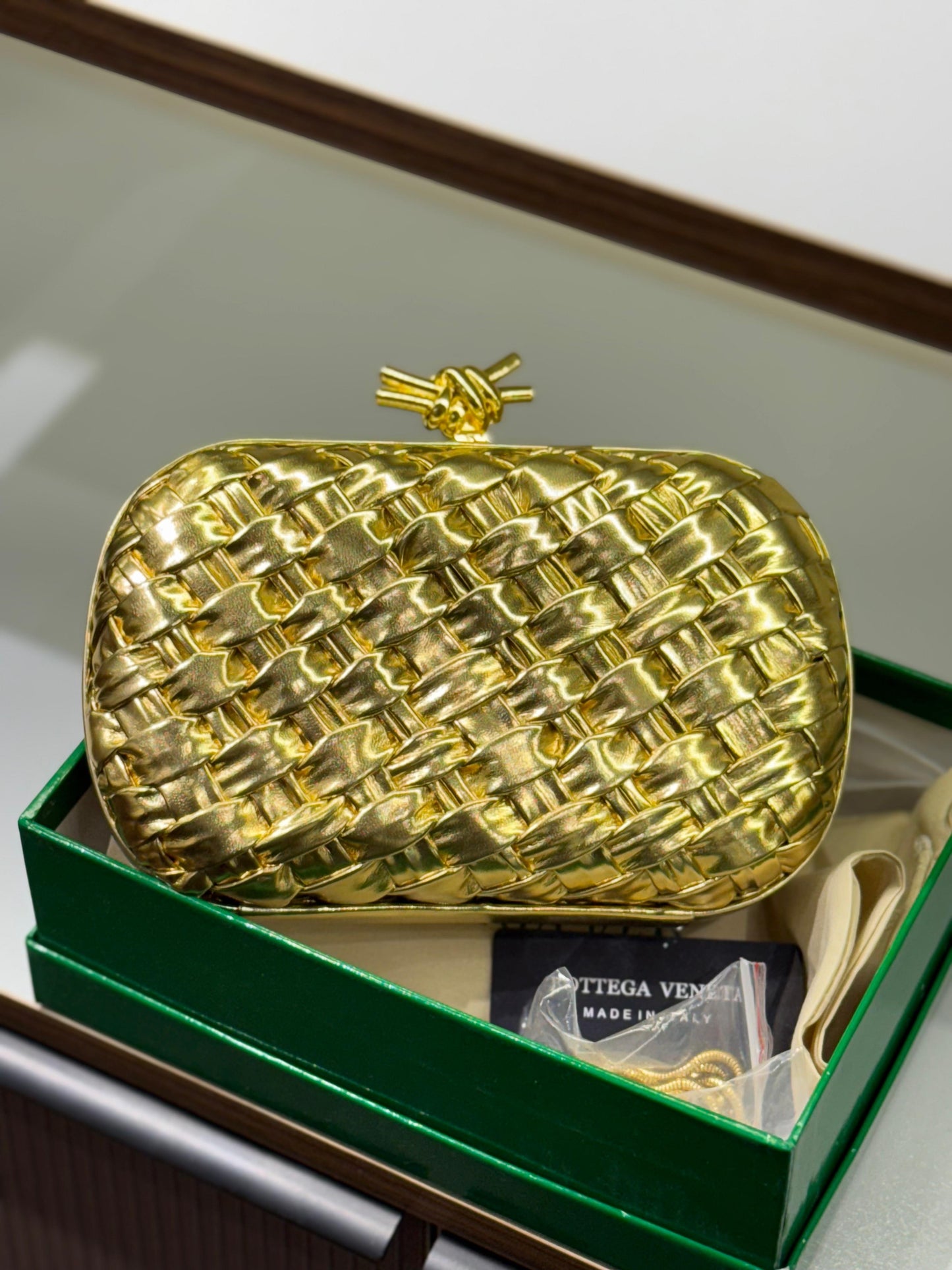 B famous brand clutch ( 8 colors )