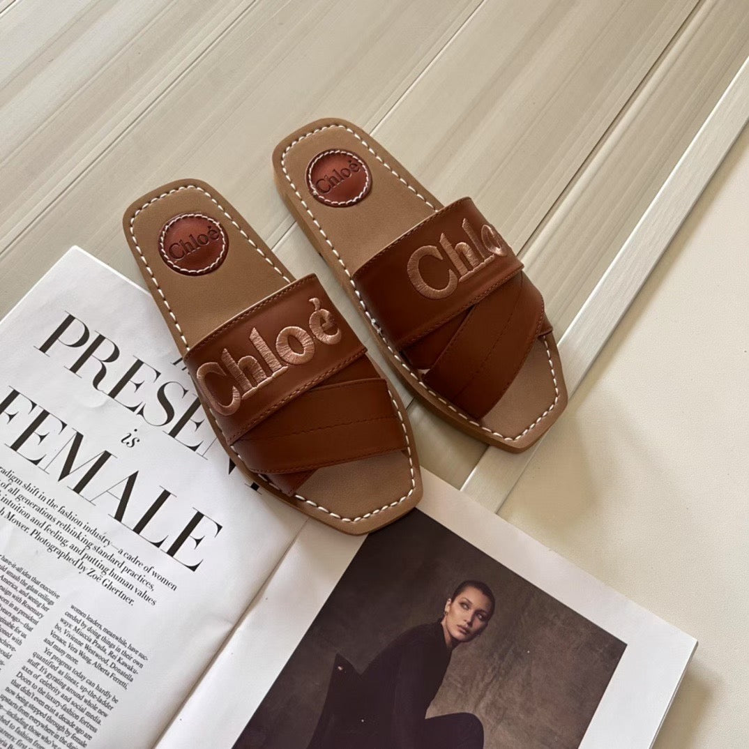 Famous brand slipper ( Pre order )