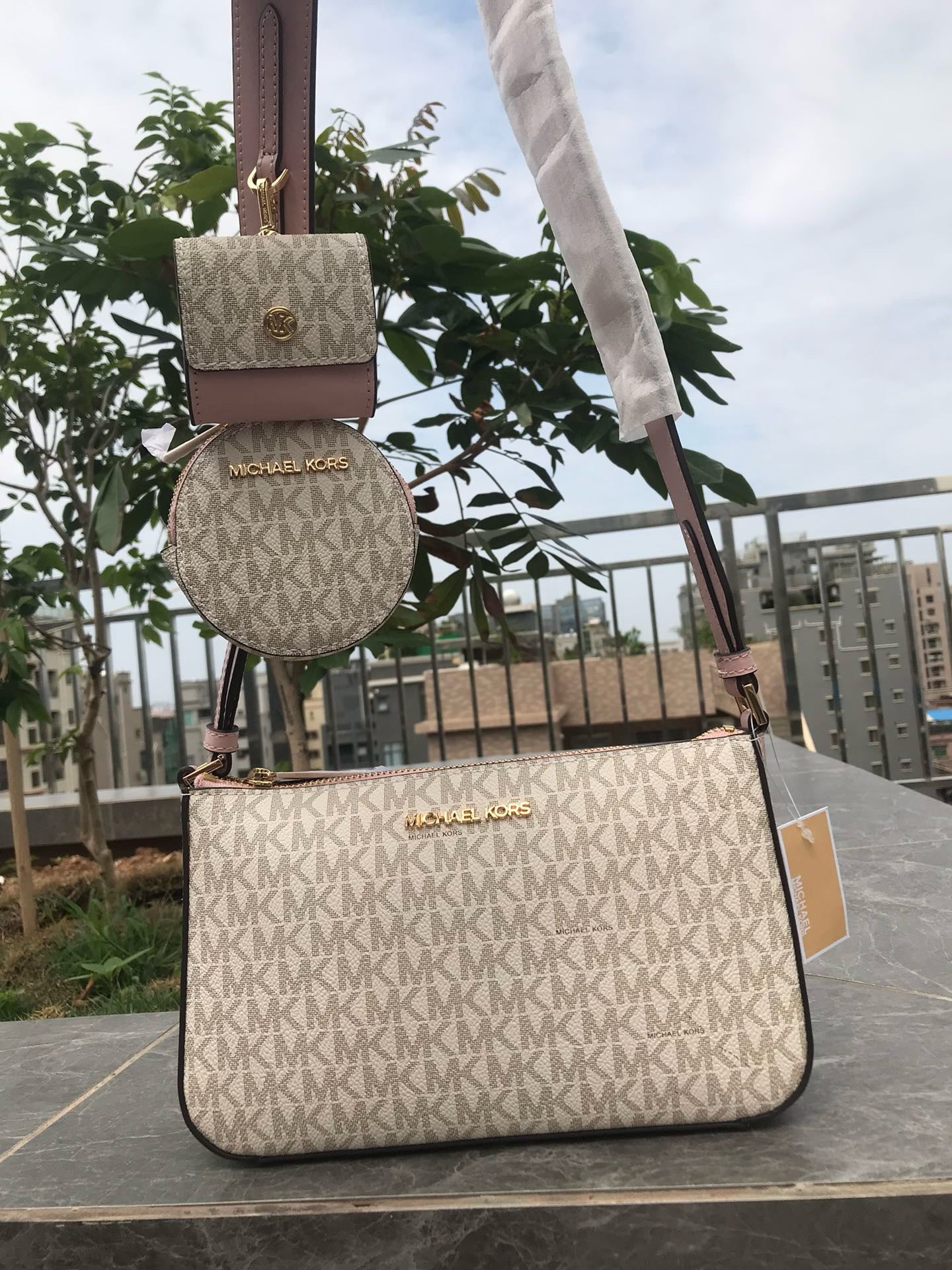 MK three-in-one bag  ( Pre order )