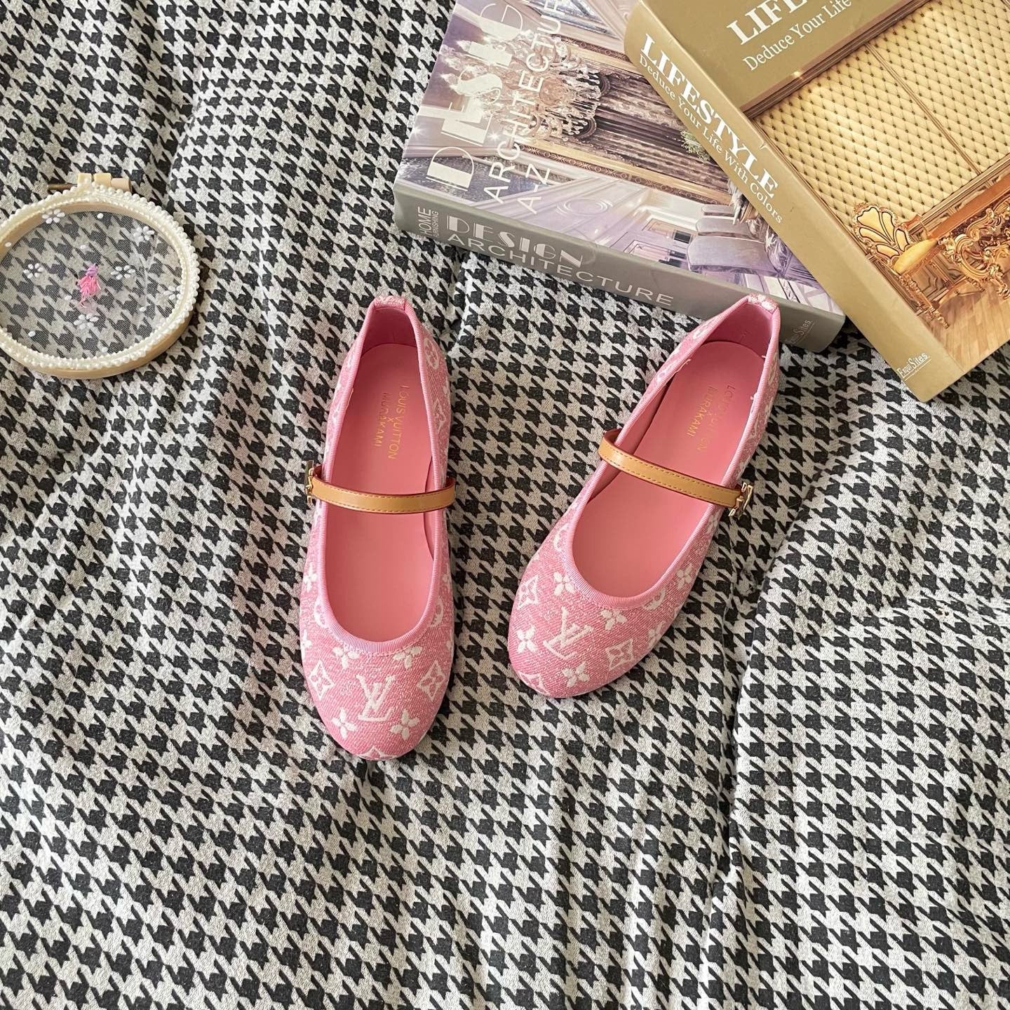 LV shoes ( Pre order )