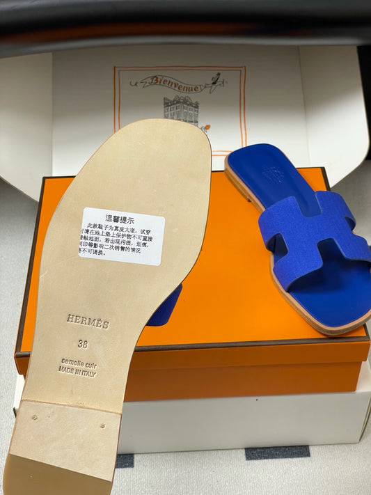 H oran famous brand sandal