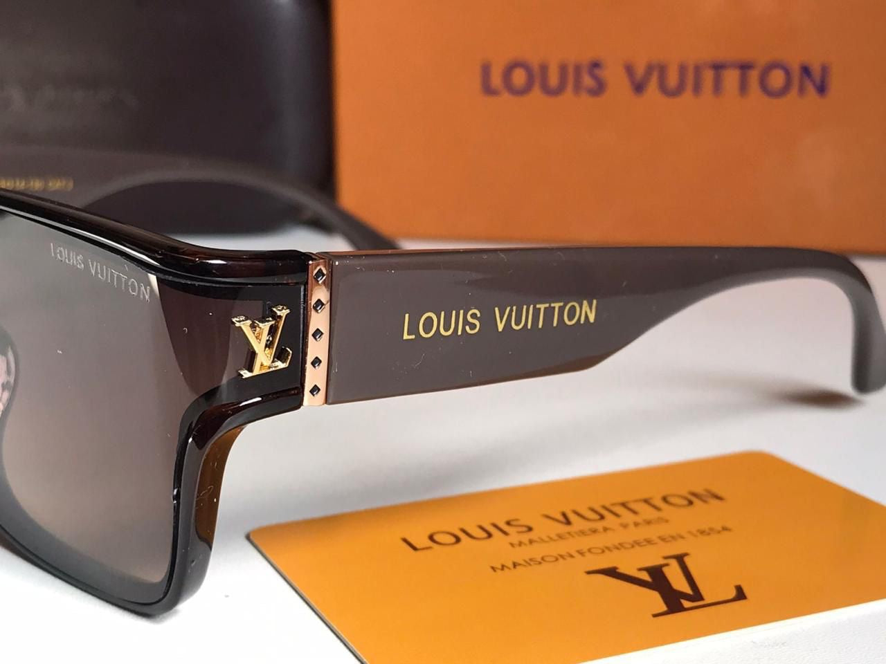 Famous brand sunglasses ( 2 shades )