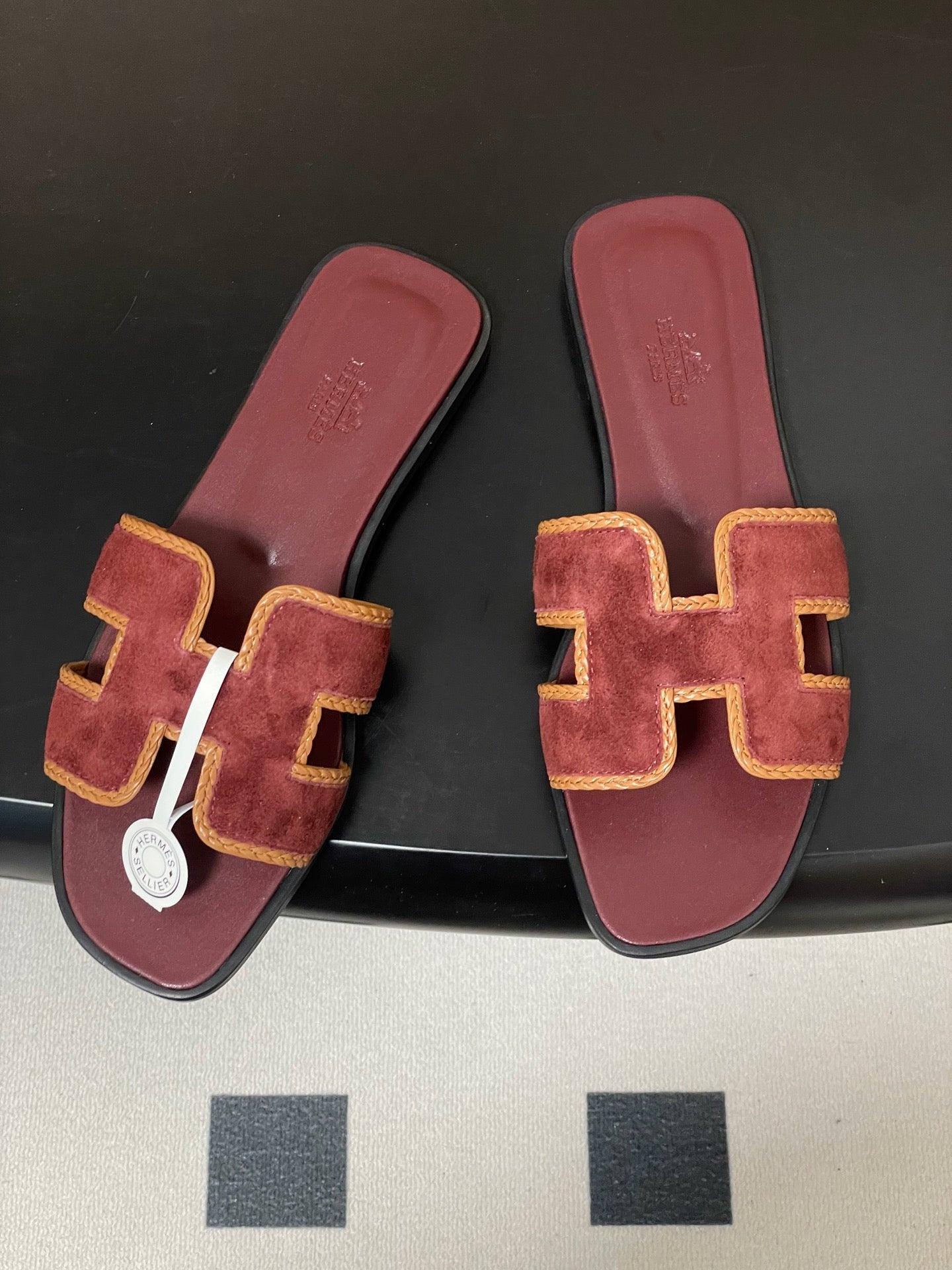 H oran famous brand sandal