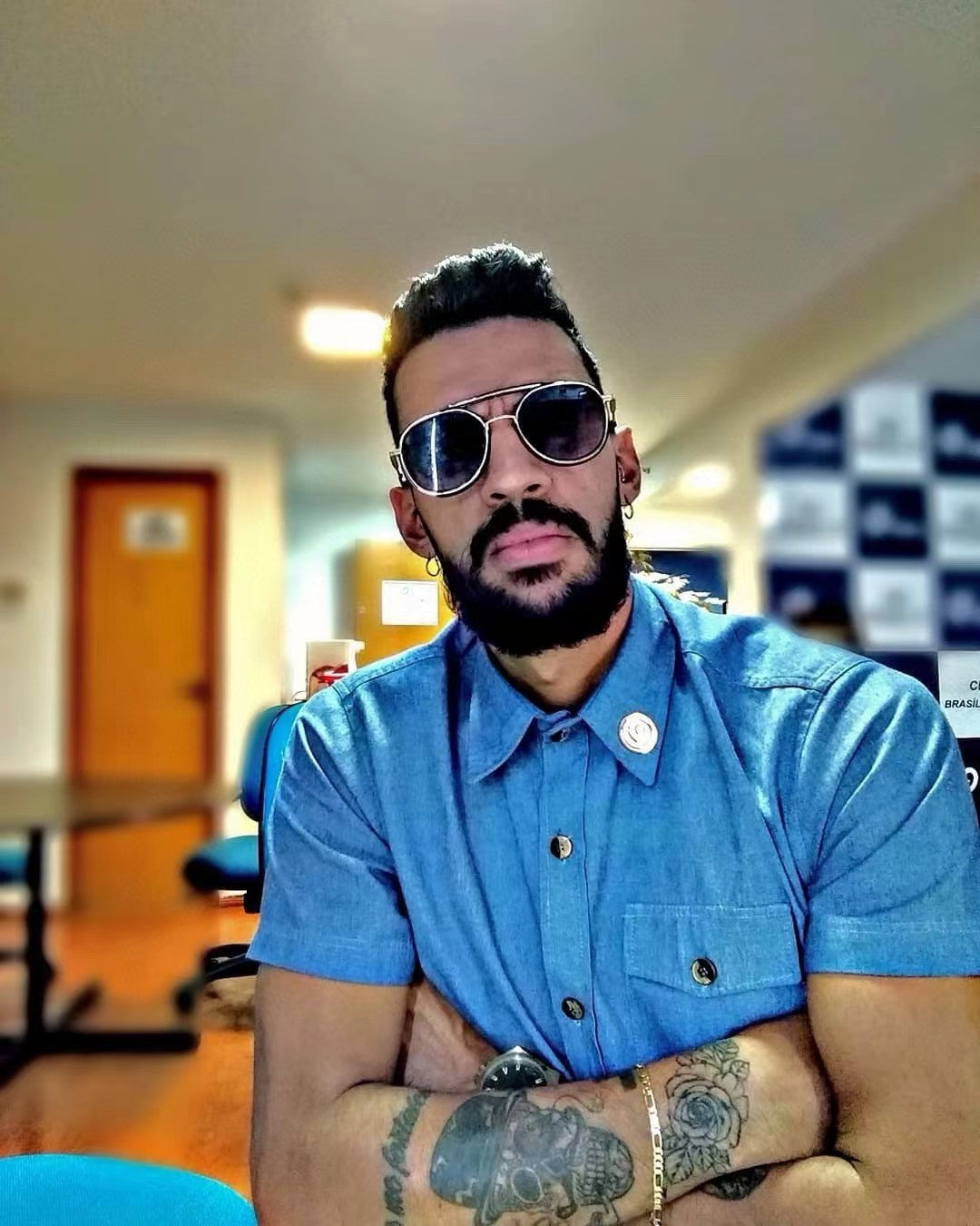 D famous brand sunglasses ( 5 colors shade )