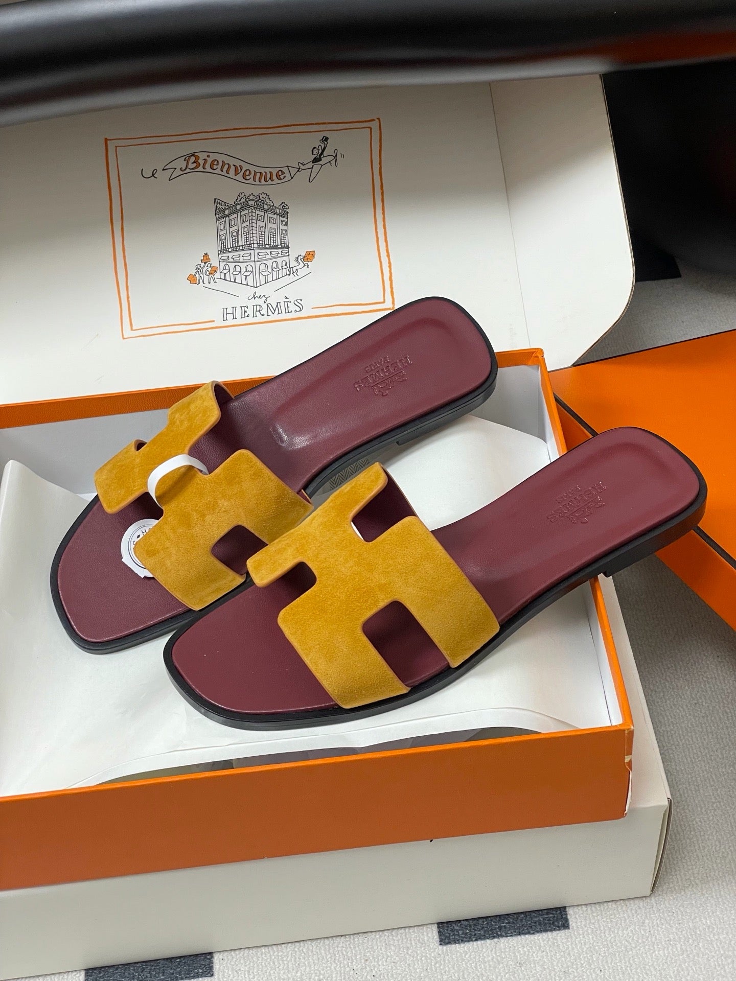H oran famous brand sandal