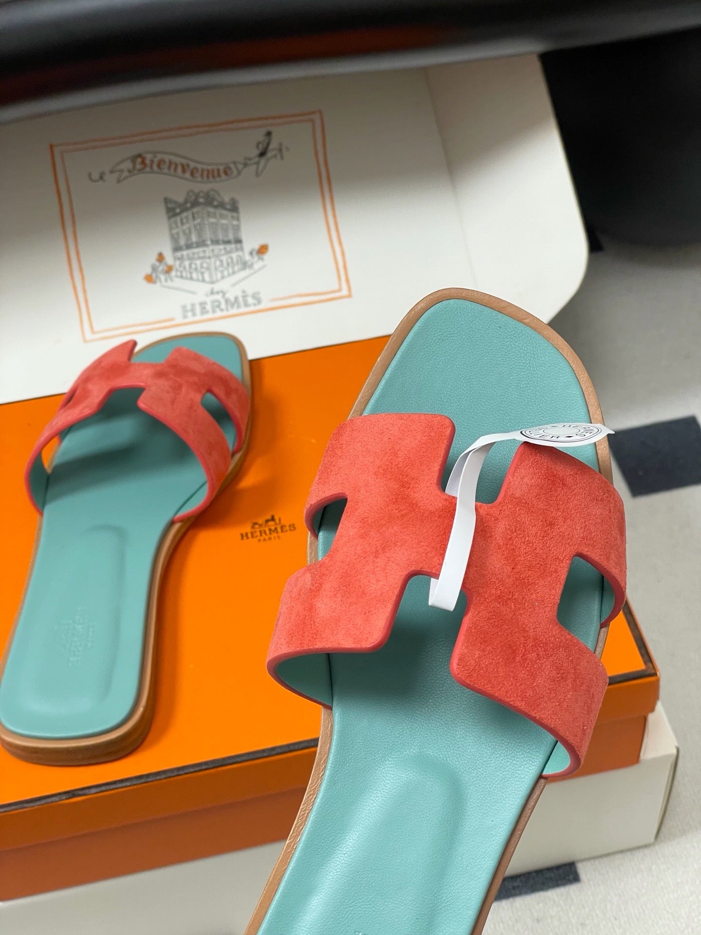 H oran famous brand sandal