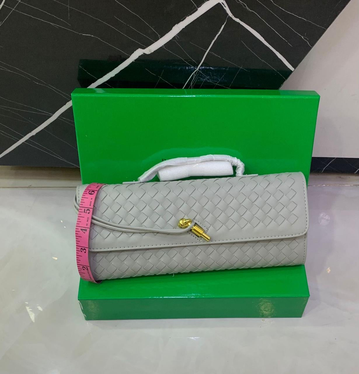 B famous brand clutch ( 6 colors )