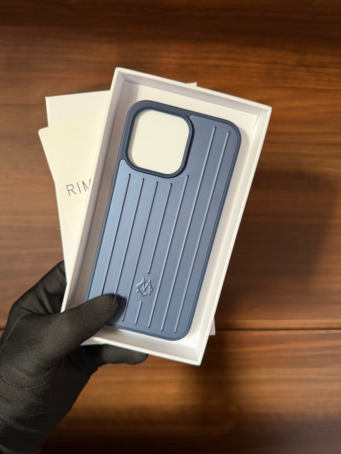 Rimowa iphone 17/16/15/14 back cover blue