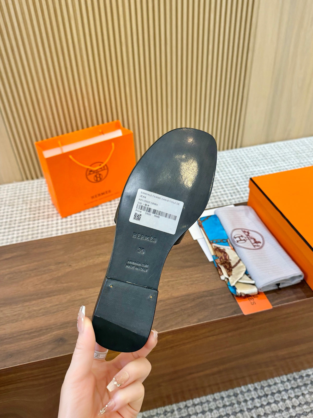 H oran famous brand sandal