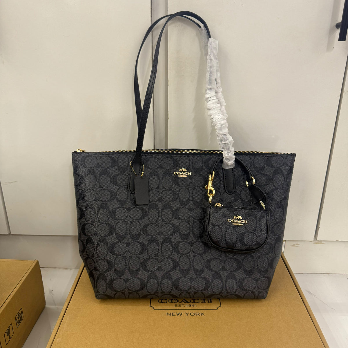 C famous handbag ( 5 colors )