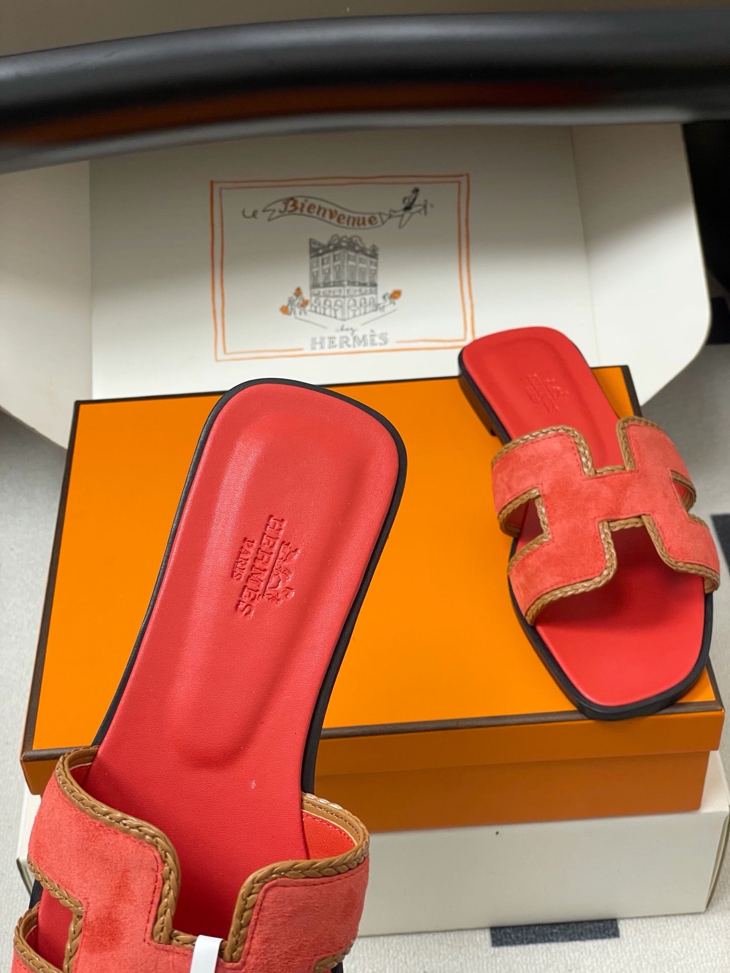 H oran famous brand sandal