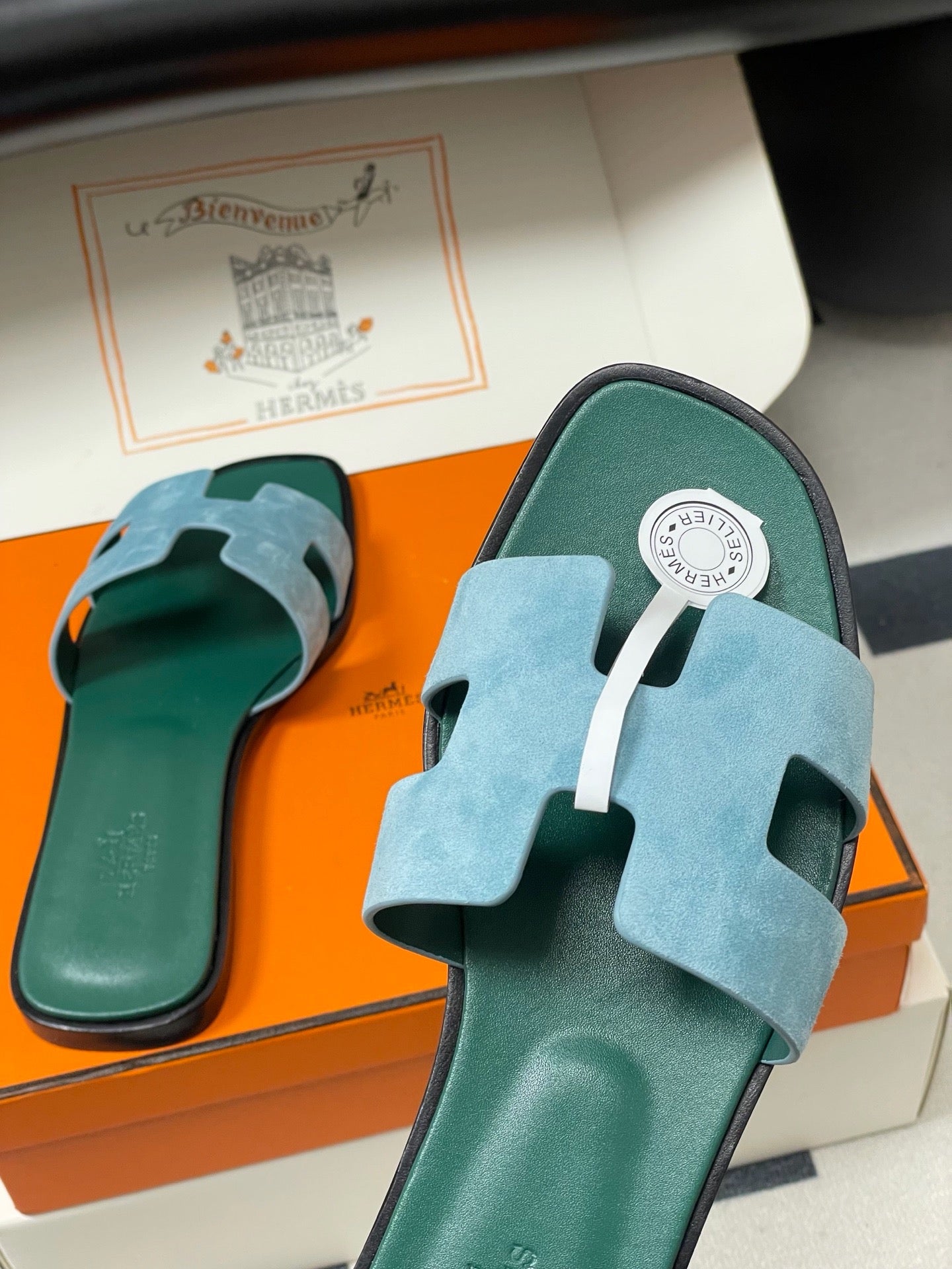 H oran famous brand sandal