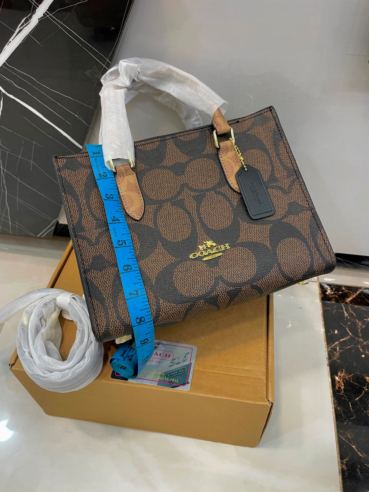 C brand famous bag ( 2 colors )