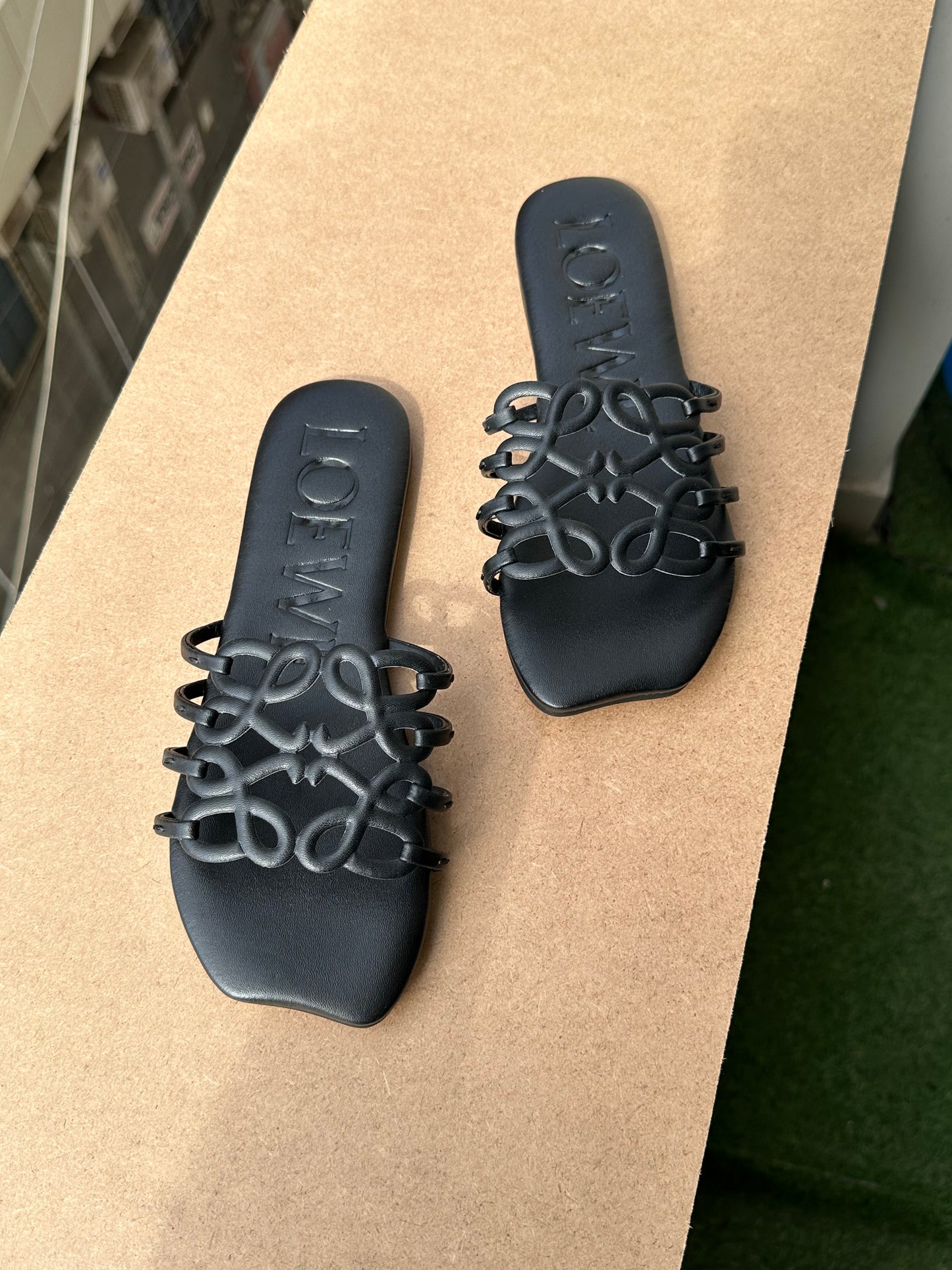 Loewe slipper ( Pre order )