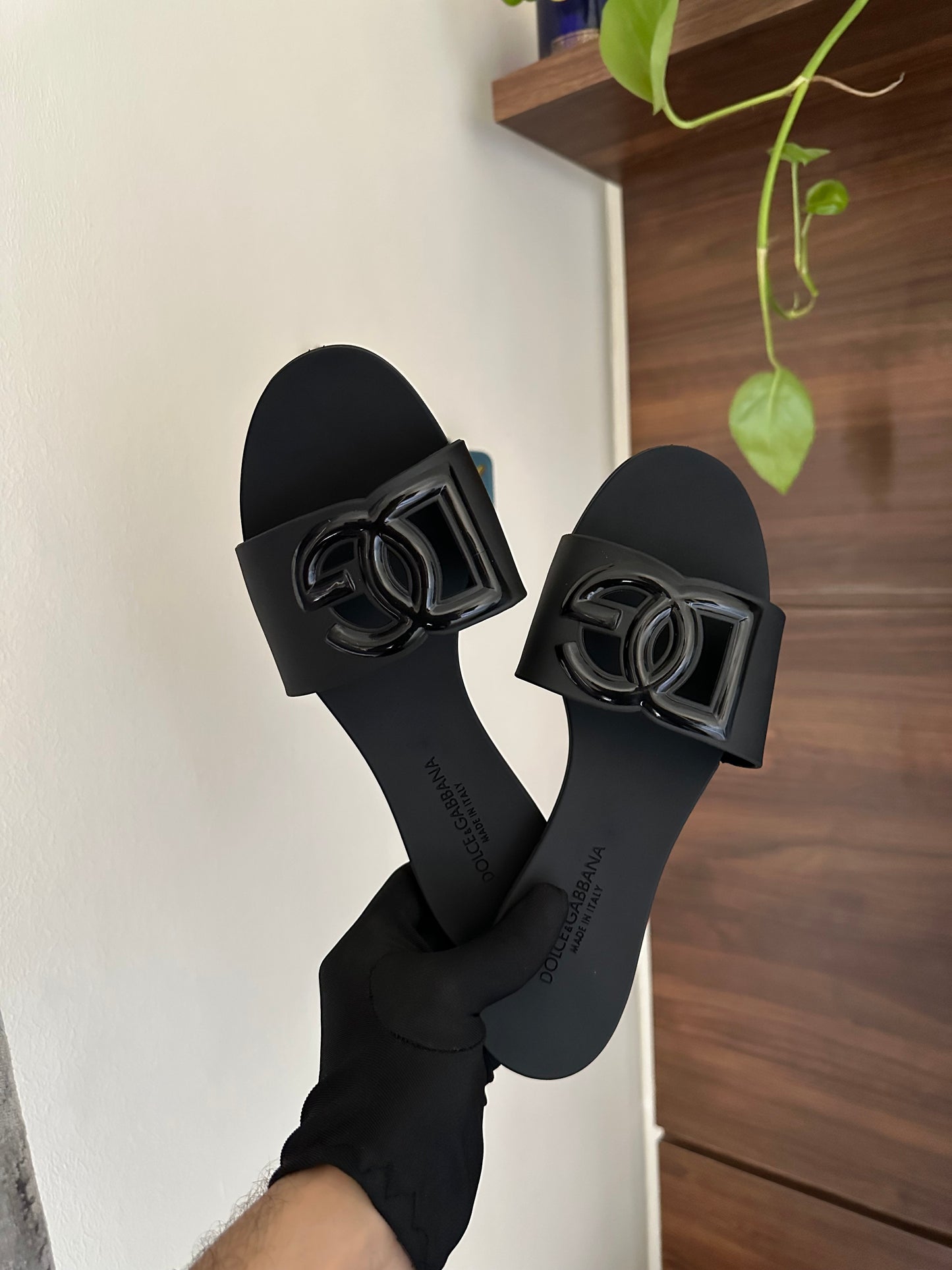 Famous brand slipper imported