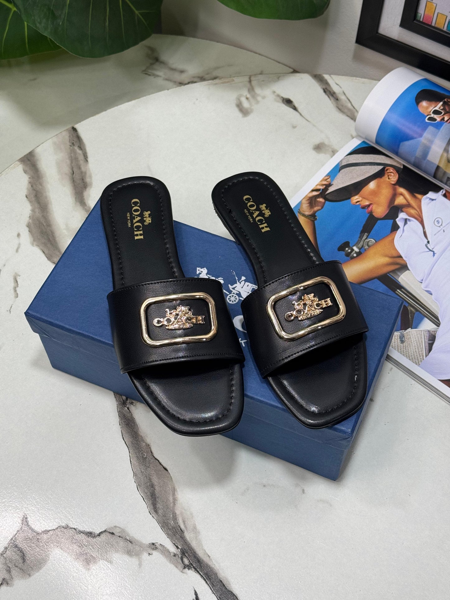 Coach slipper ( 4 colors )