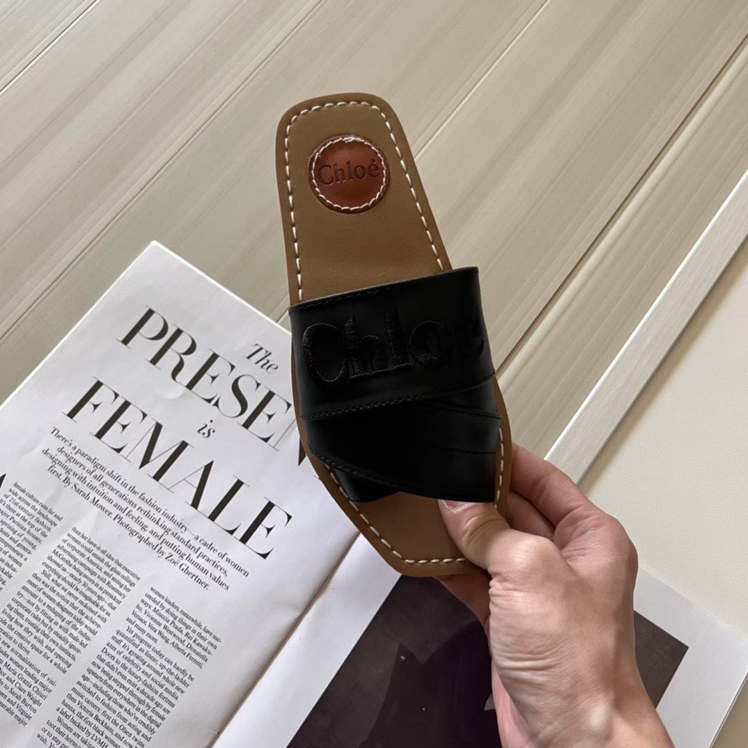 Famous brand slipper ( Pre order )